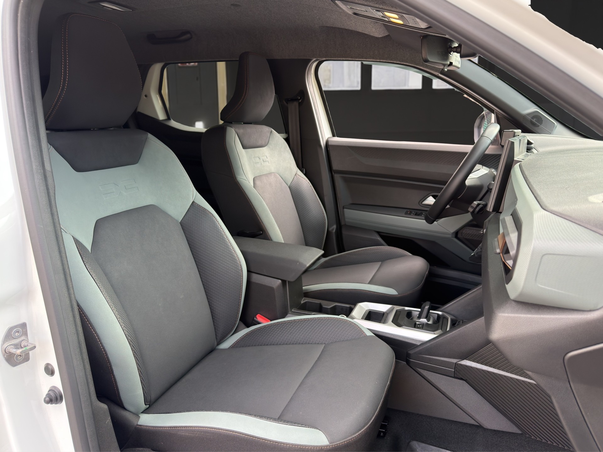 DACIA Duster 1.6 Hybrid Extreme 140-image-9
