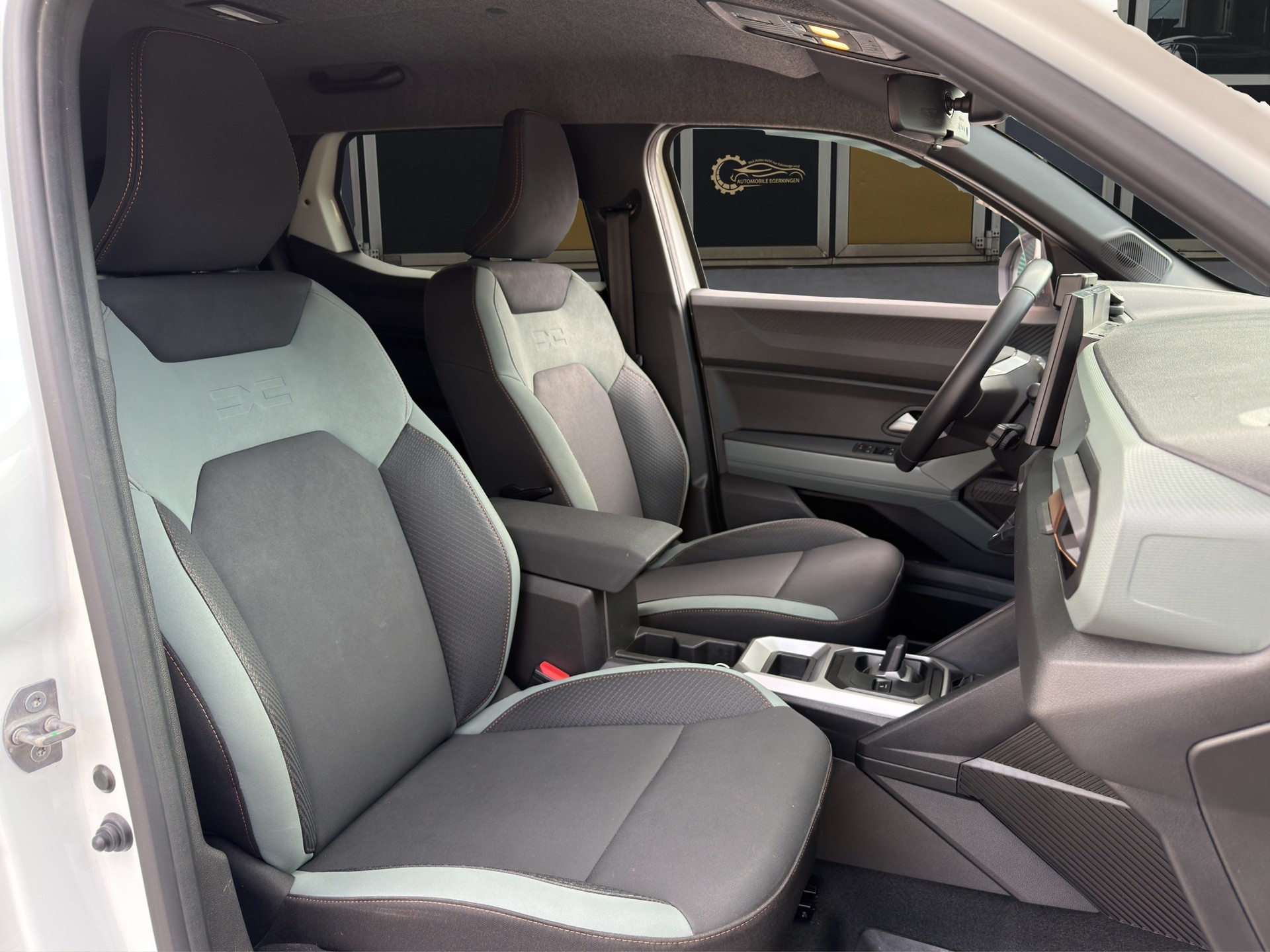 DACIA Duster 1.6 Hybrid Extreme 140-image-9