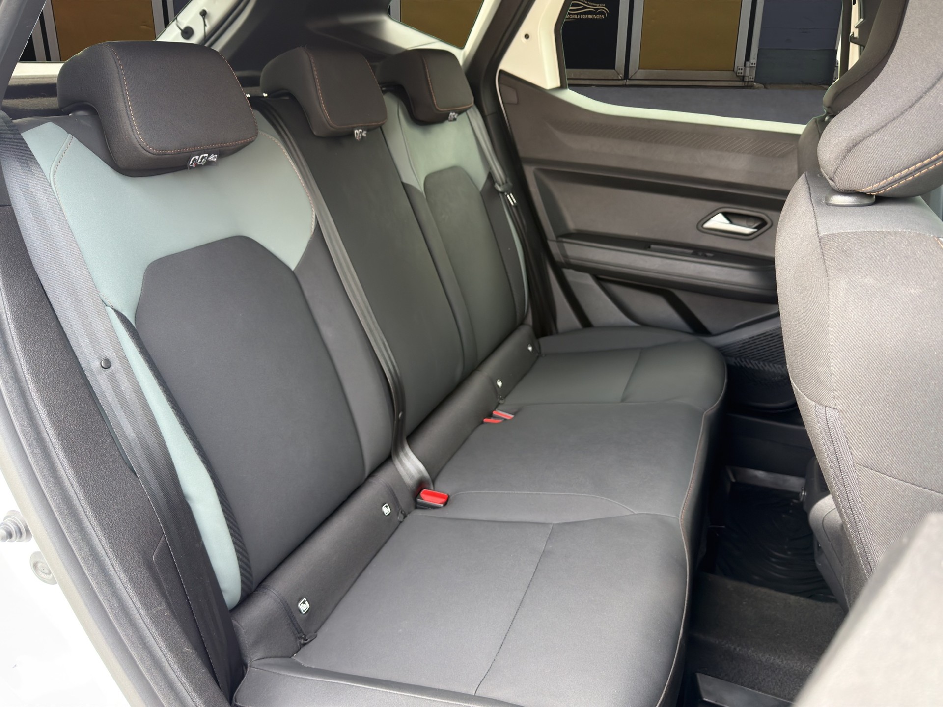 DACIA Duster 1.6 Hybrid Extreme 140-image-12