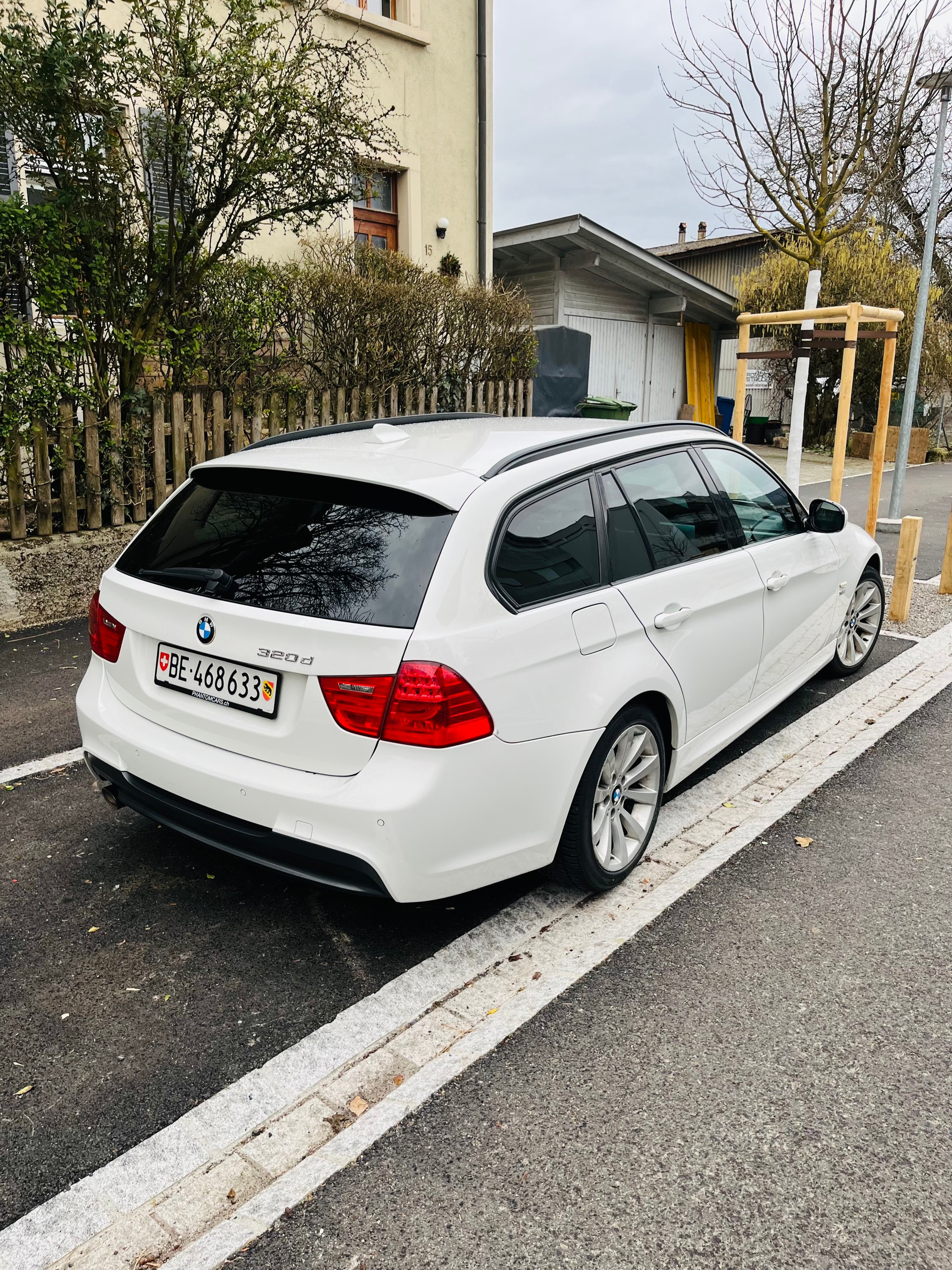 BMW 320d xDrive-image-2