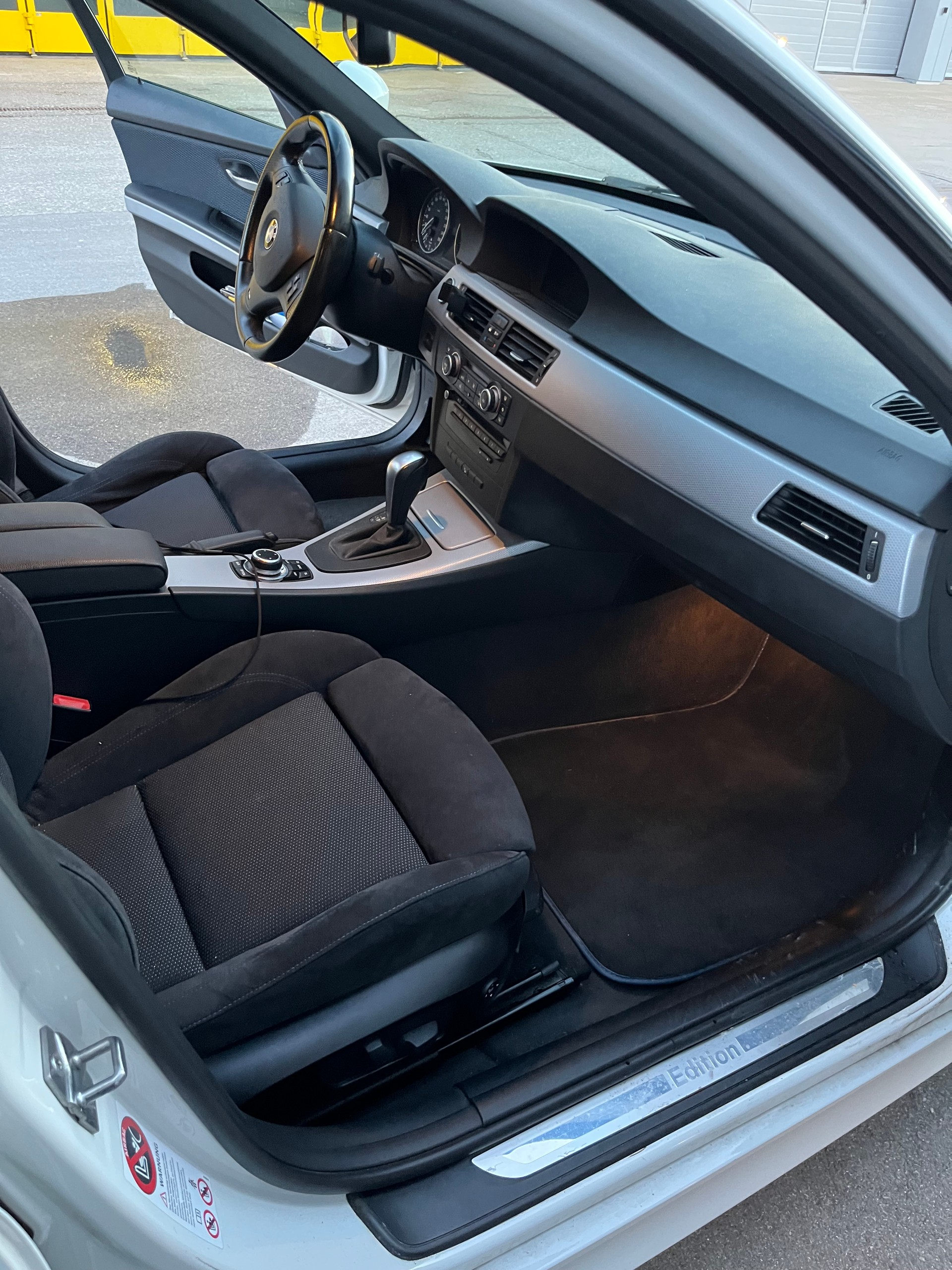 BMW 320d xDrive-image-5