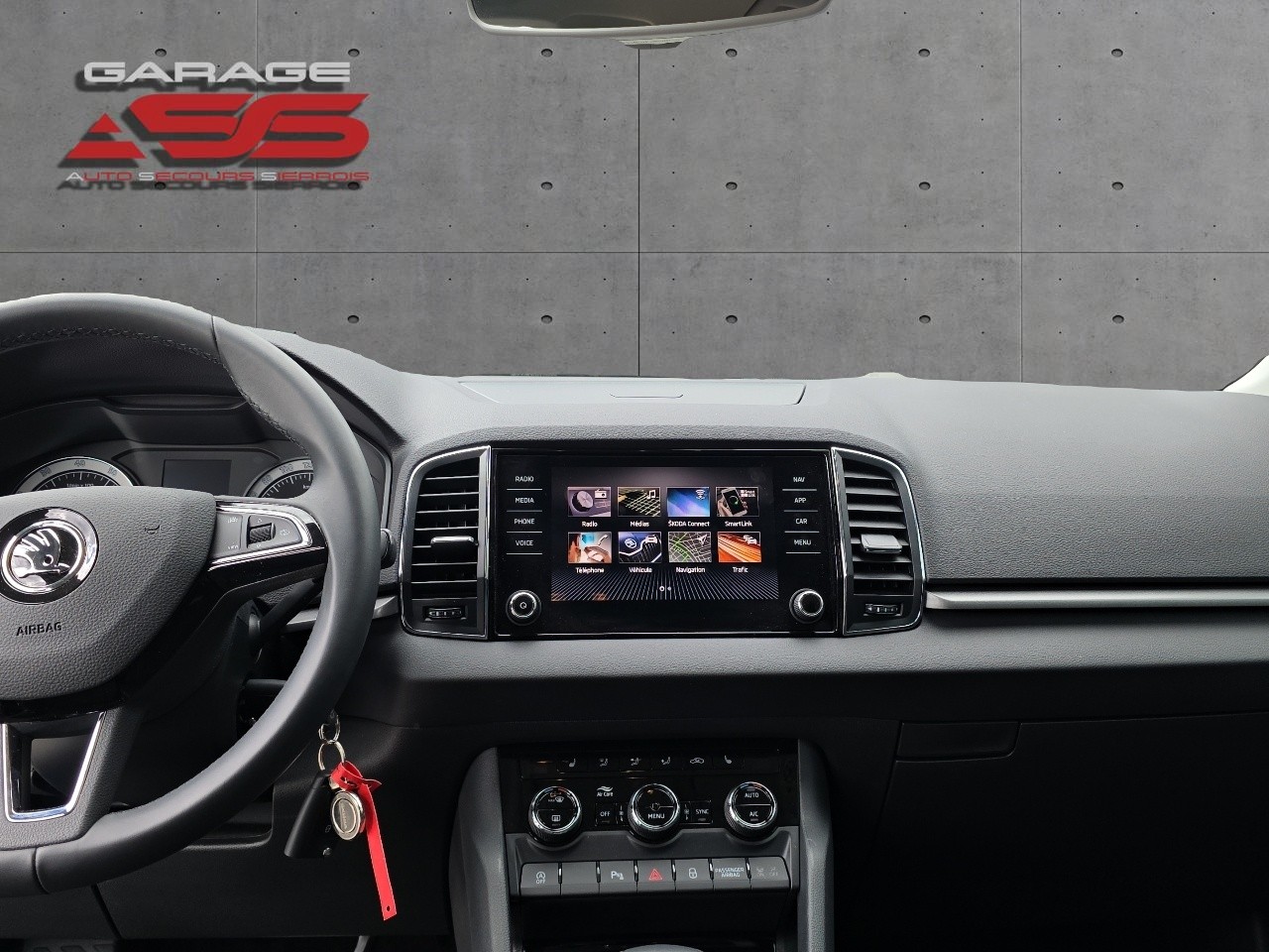 SKODA Karoq 1.5 TSI ACT Ambition DSG-image-2