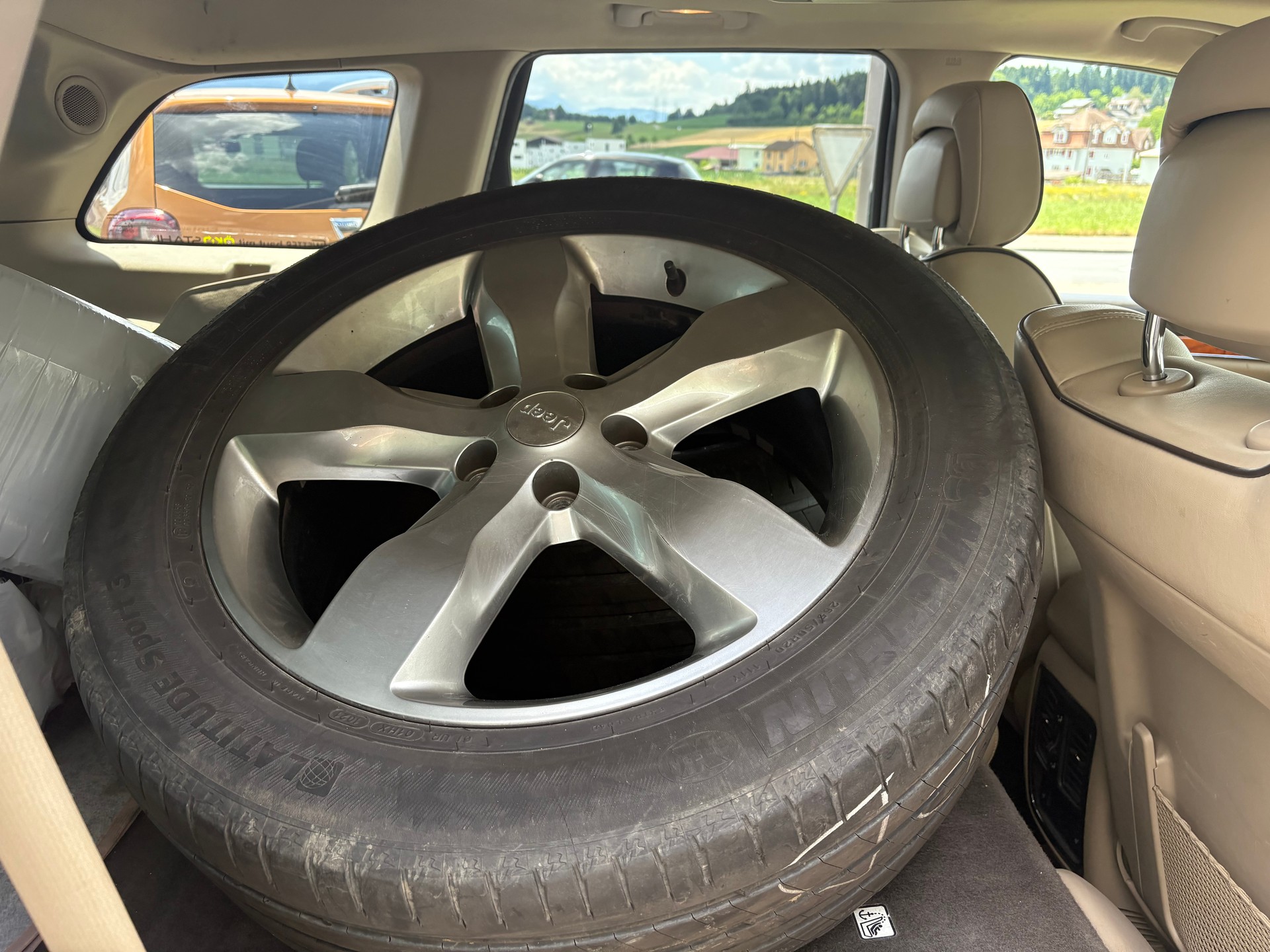 JEEP Grand Cherokee 3.0 CRD Overland Automatic-image-9