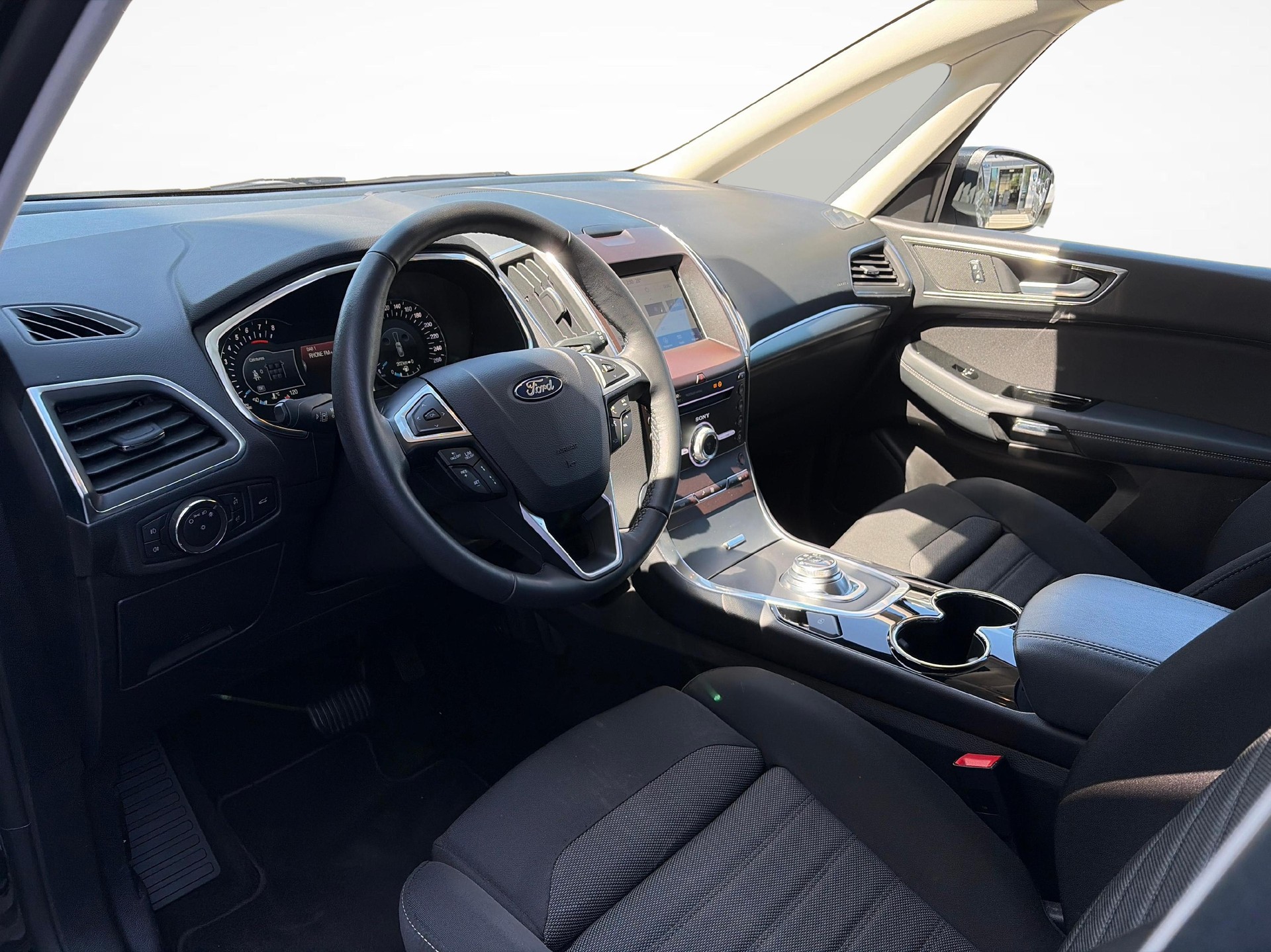 FORD Galaxy 2.5 Hybrid Titanium-image-8