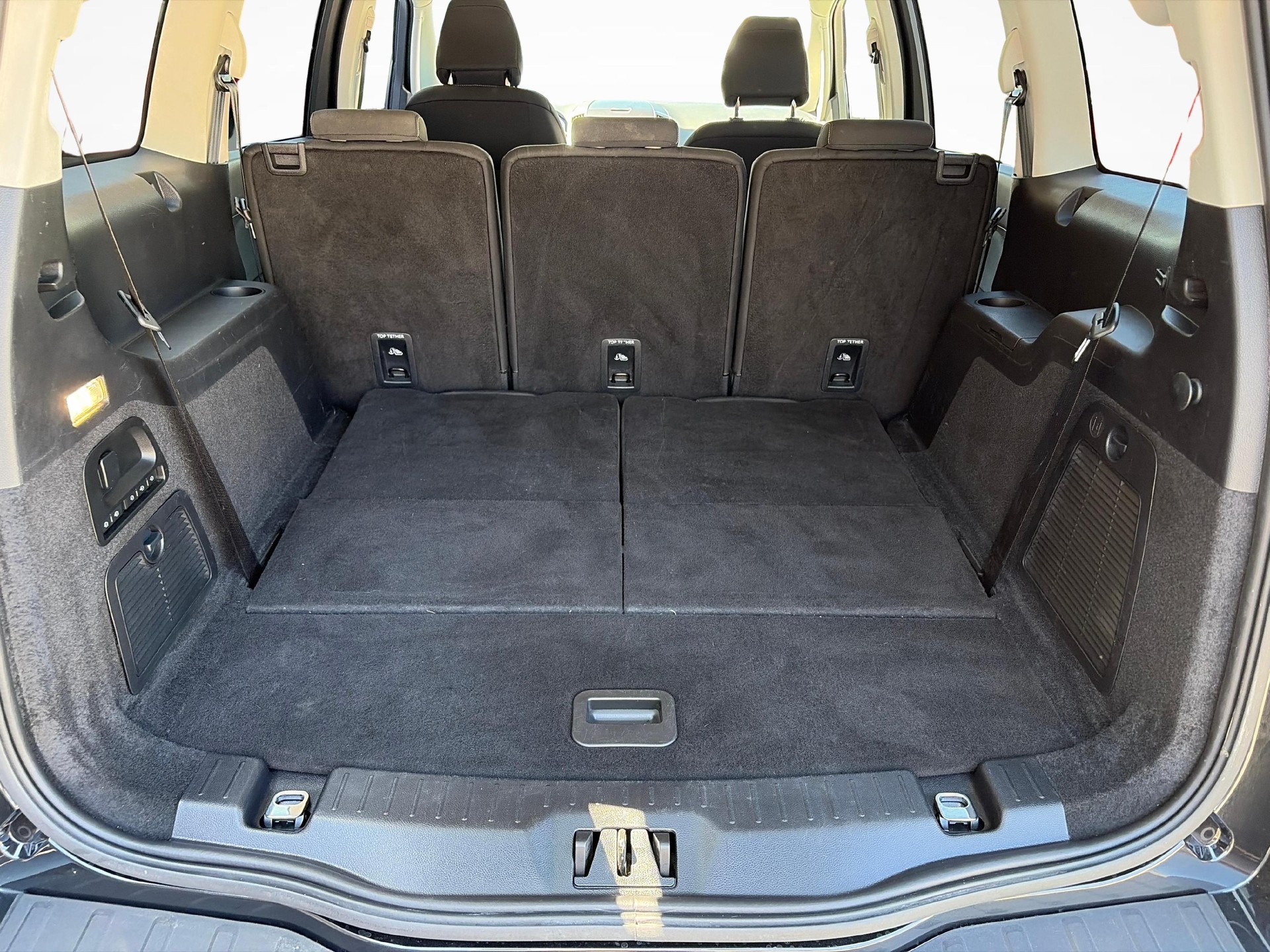 FORD Galaxy 2.5 Hybrid Titanium-image-17