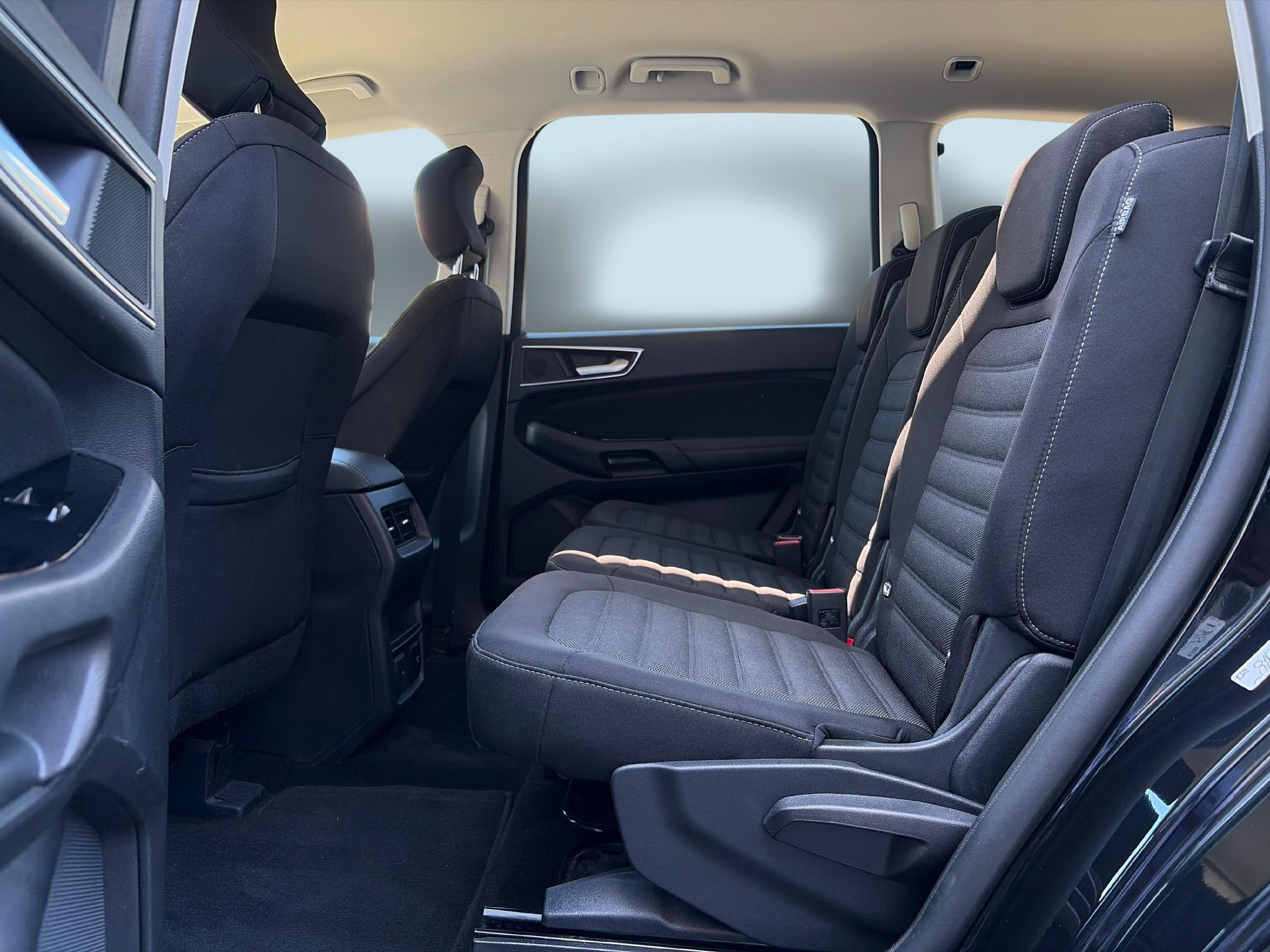 FORD Galaxy 2.5 Hybrid Titanium-image-16