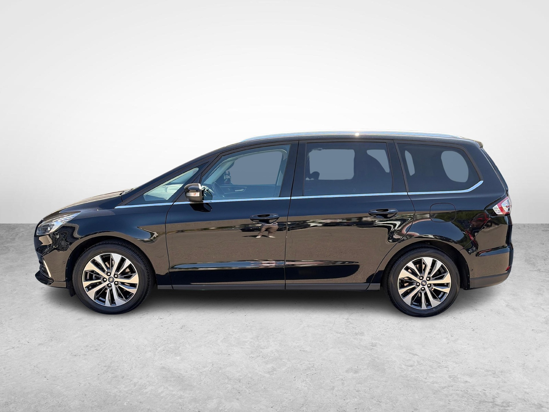 FORD Galaxy 2.5 Hybrid Titanium-image-5