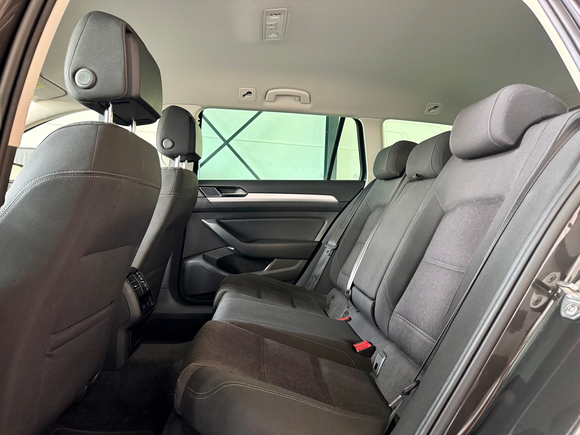 VW Passat Variant 2.0 TDI BMT Comfortline DSG-image-9