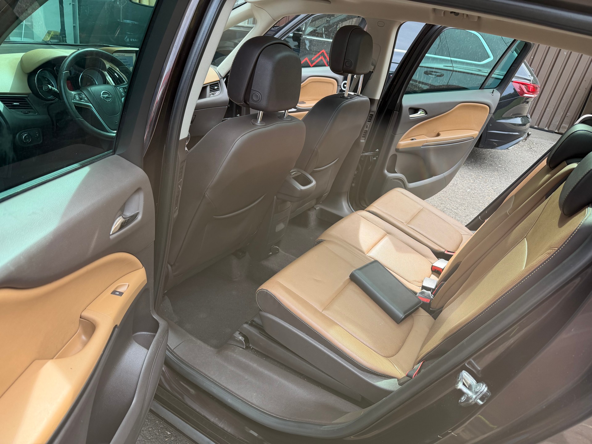 OPEL Zafira Tourer 2.0 CDTi Cosmo-image-11