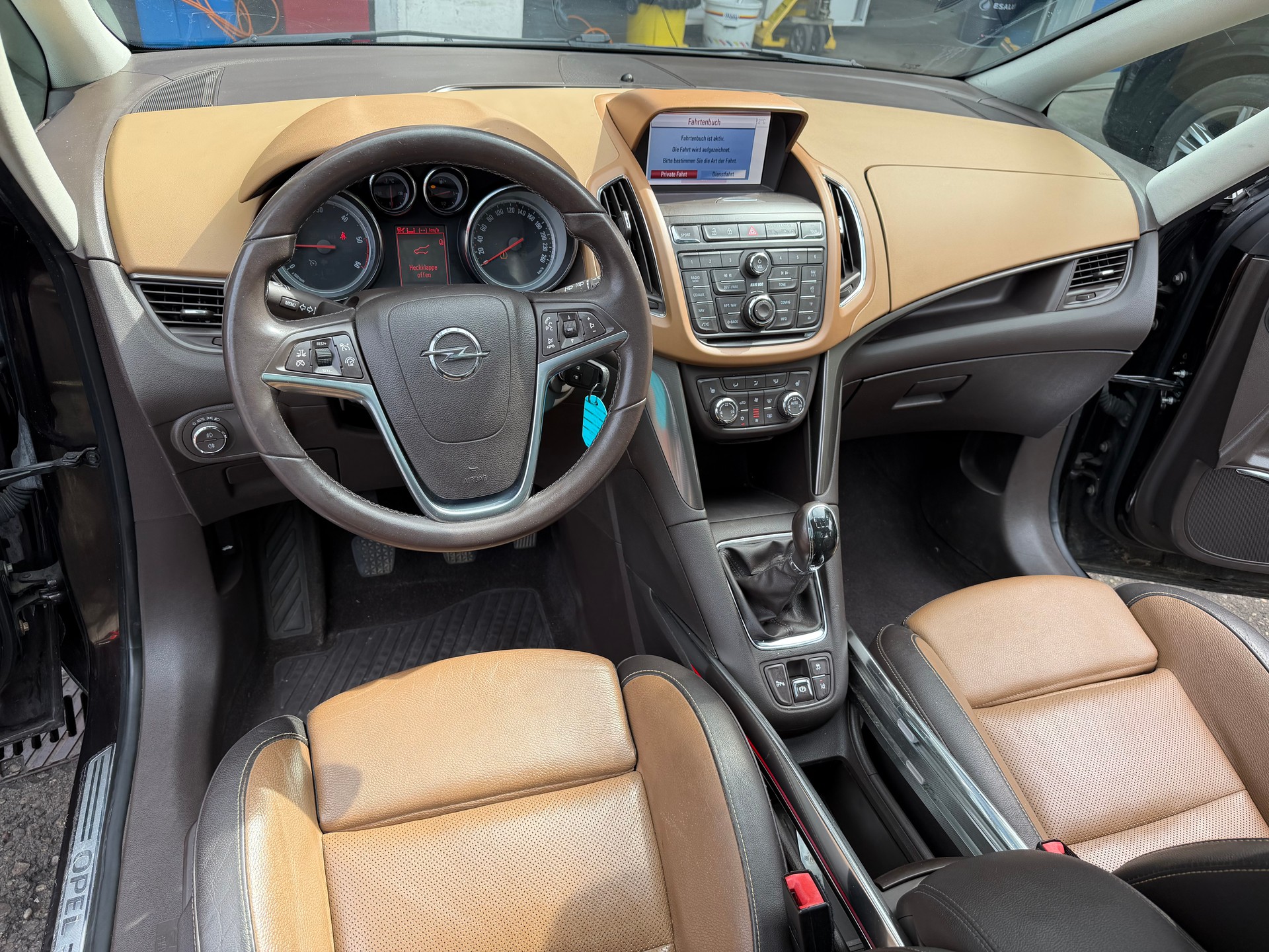 OPEL Zafira Tourer 2.0 CDTi Cosmo-image-12