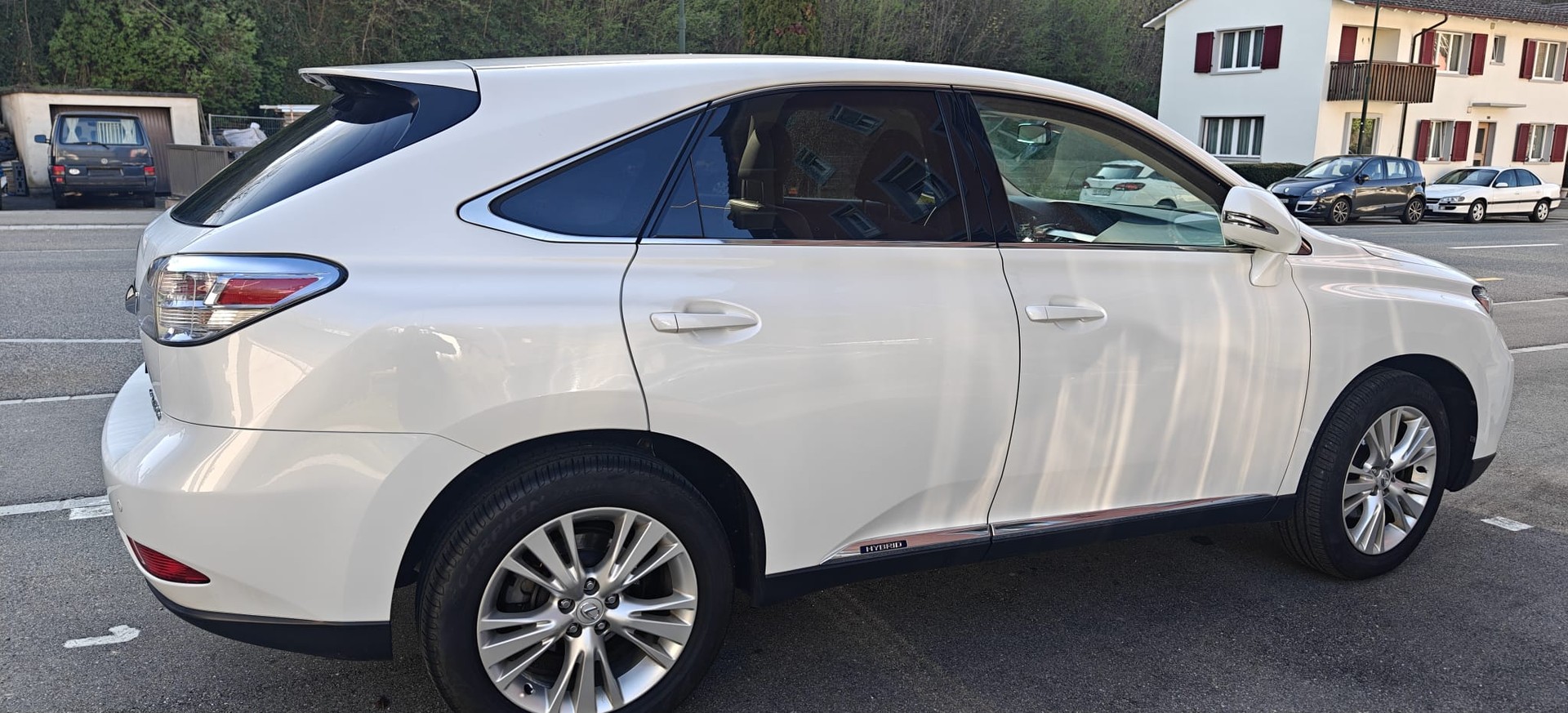 LEXUS 450h-image-1