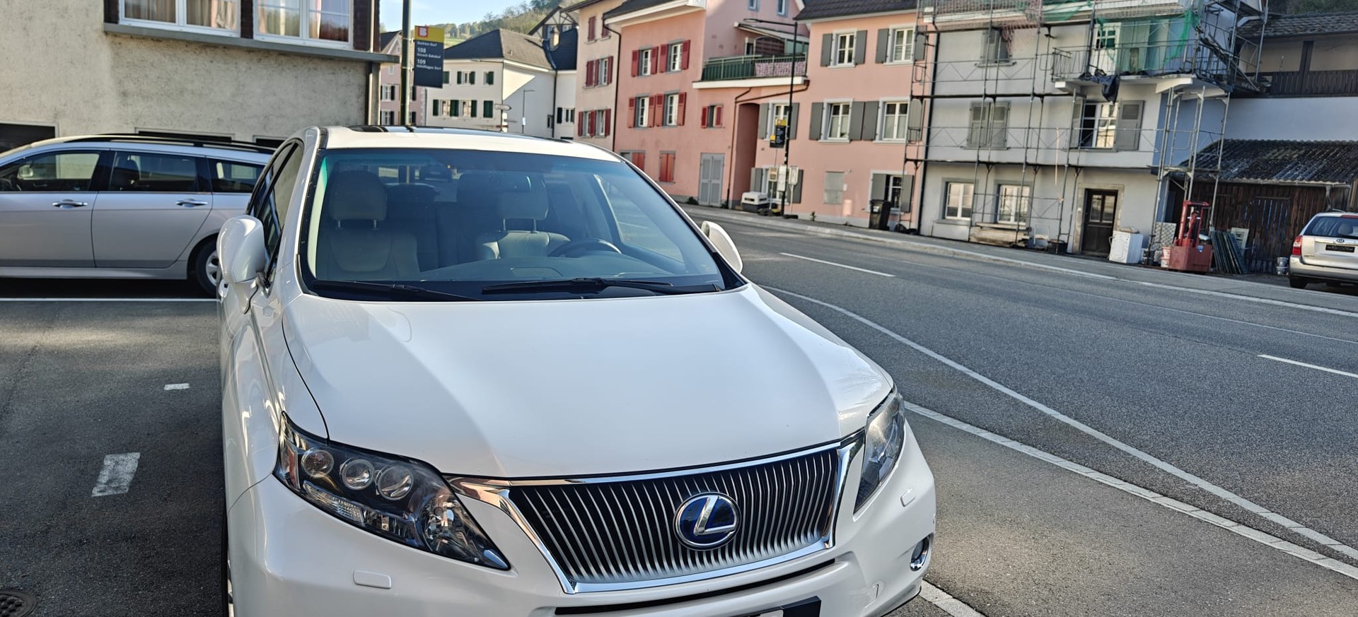 LEXUS 450h-image-4
