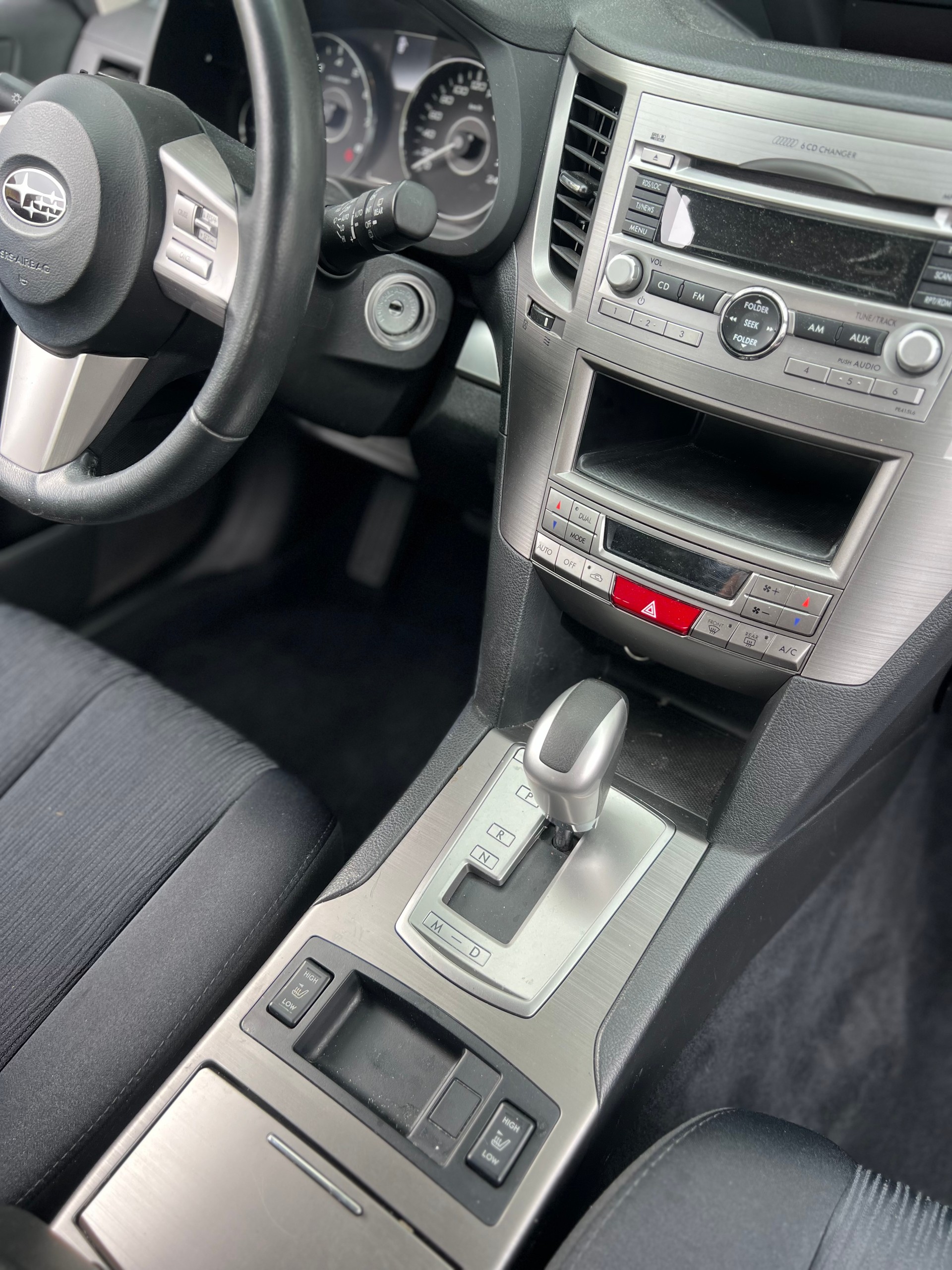 SUBARU Legacy 2.0i Limited AWD Lineartronic-image-14