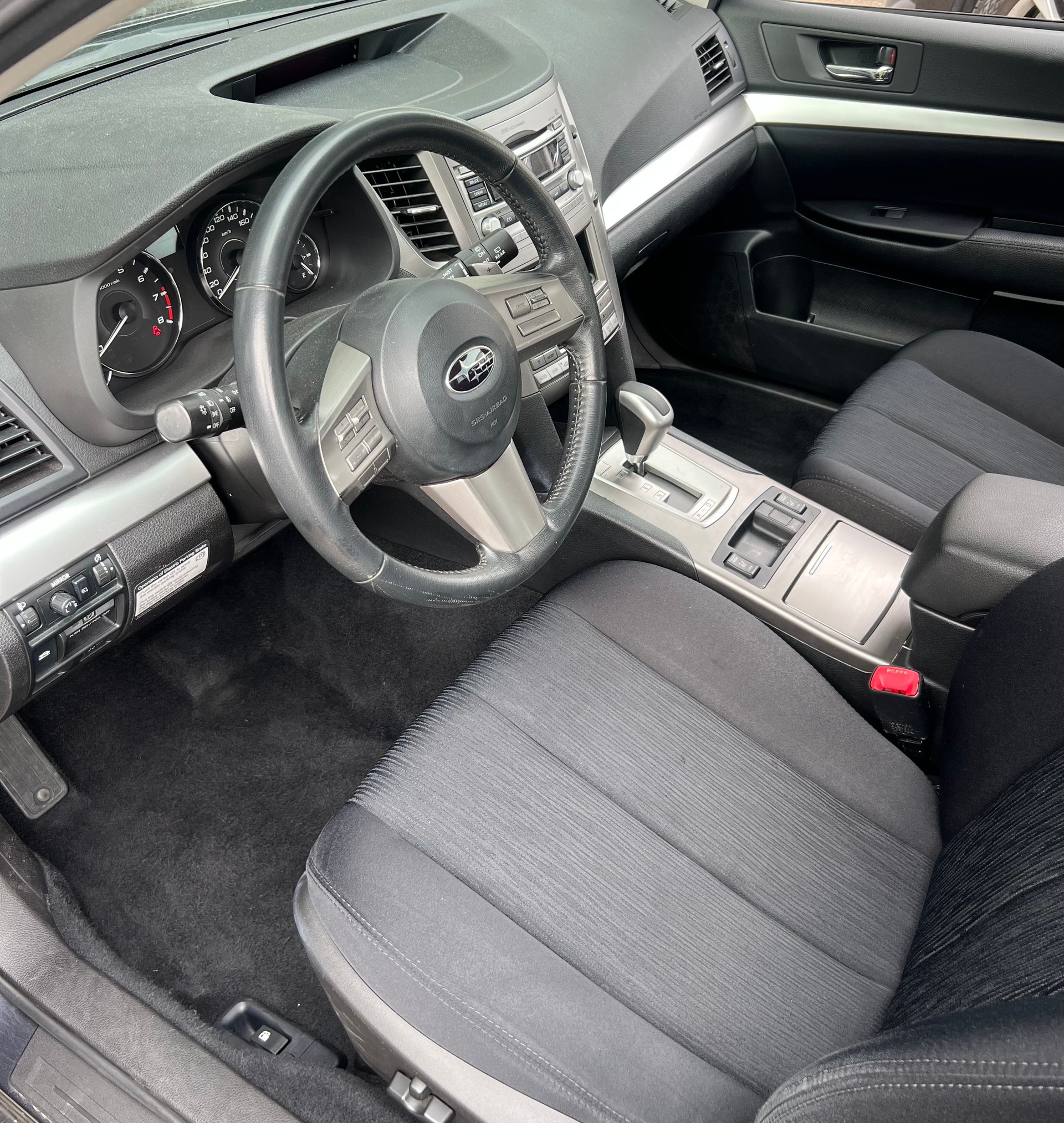 SUBARU Legacy 2.0i Limited AWD Lineartronic-image-9