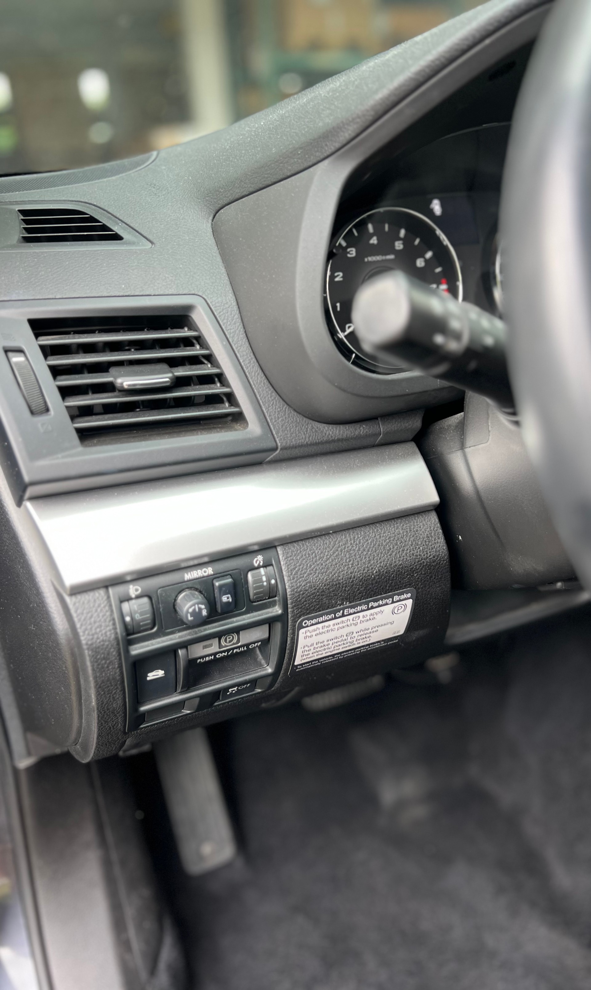 SUBARU Legacy 2.0i Limited AWD Lineartronic-image-15