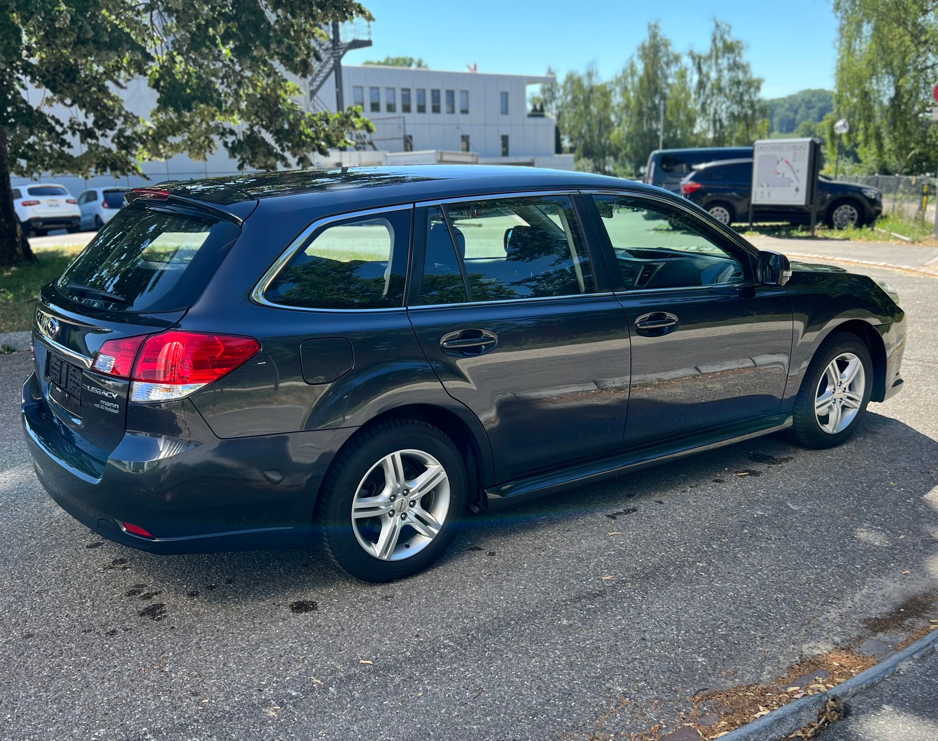 SUBARU Legacy 2.0i Limited AWD Lineartronic-image-5