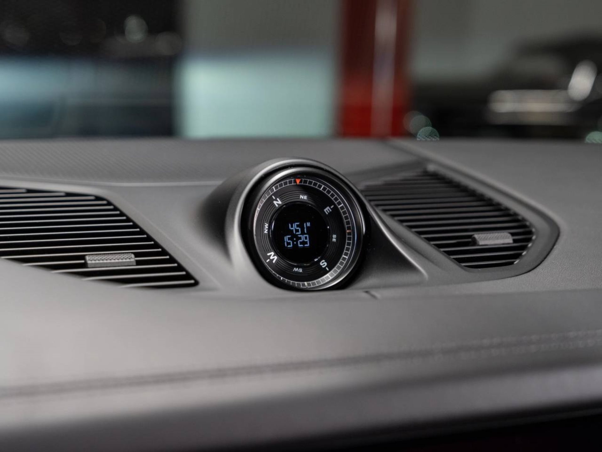PORSCHE Cayenne E-Hybrid Coupé (MY24)-image-9