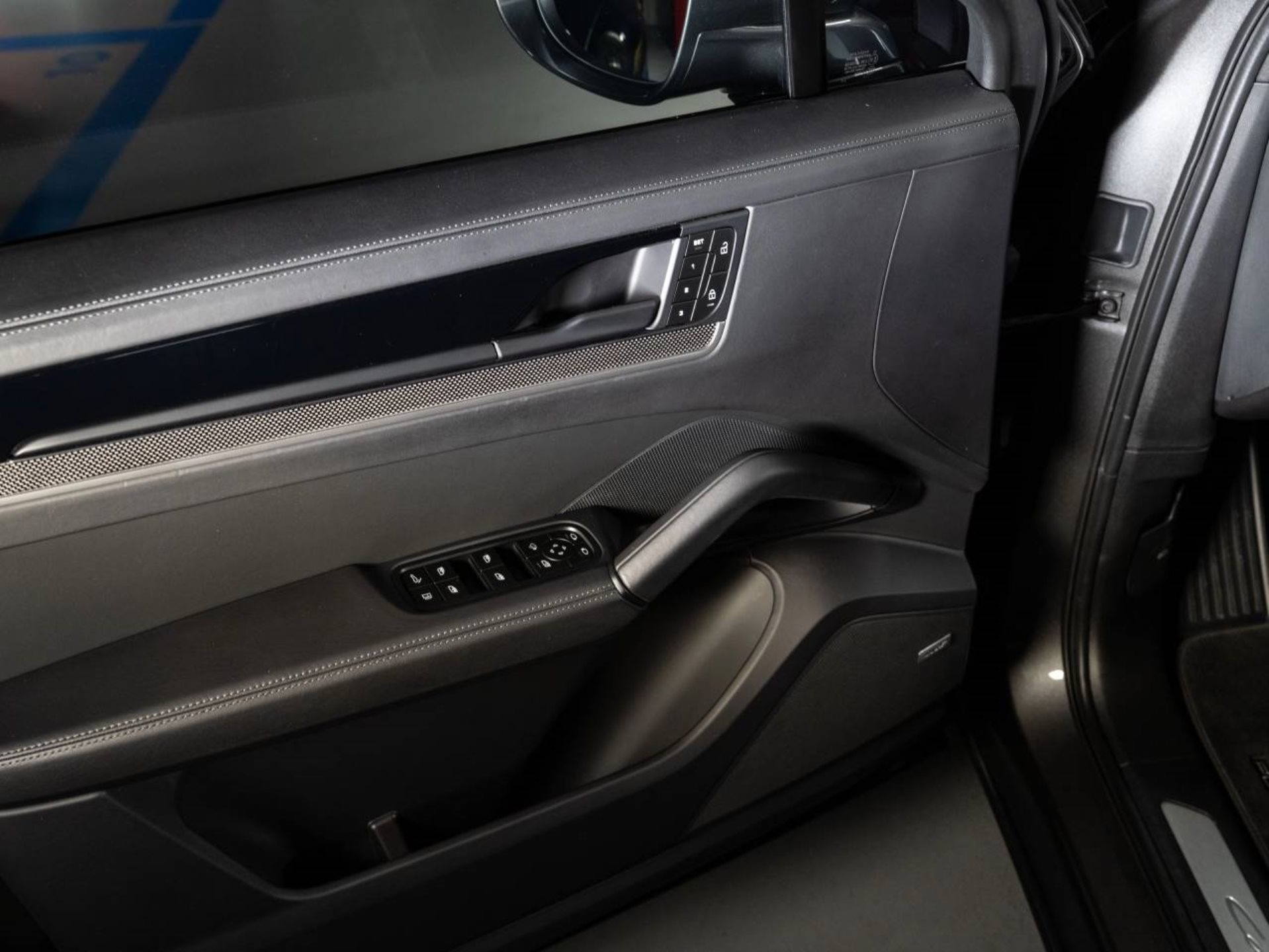 PORSCHE Cayenne E-Hybrid Coupé (MY24)-image-15