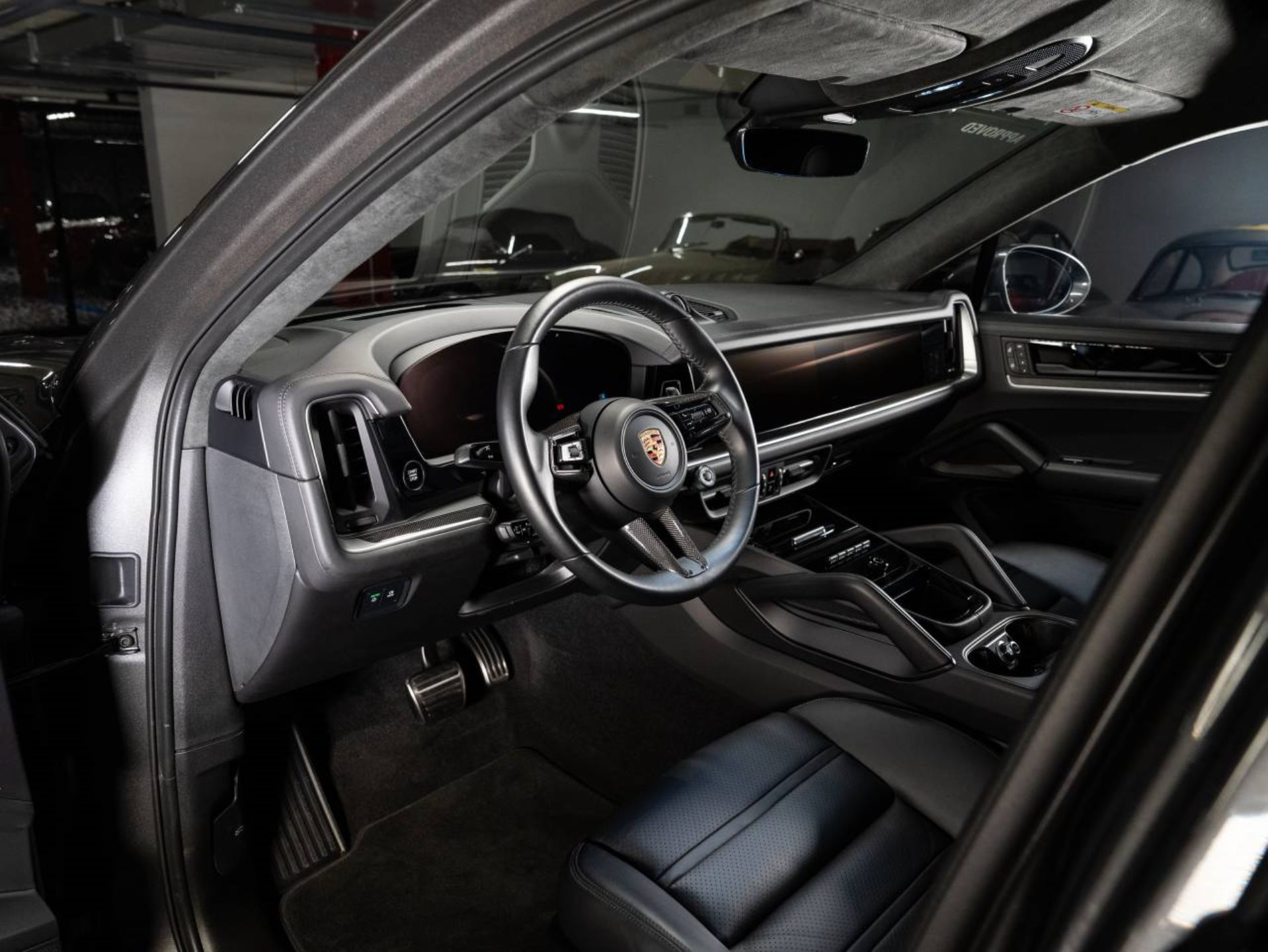 PORSCHE Cayenne E-Hybrid Coupé (MY24)-image-3