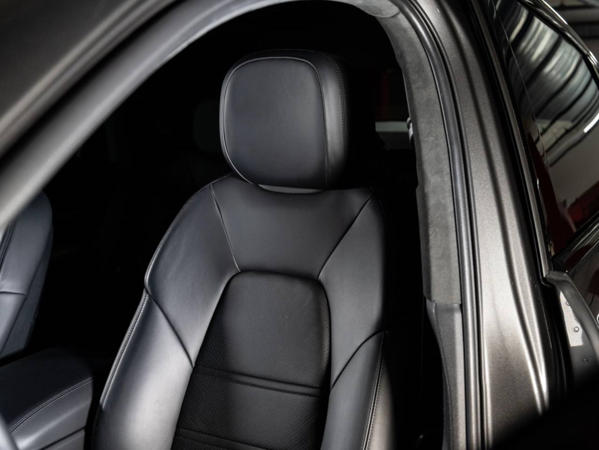 PORSCHE Cayenne E-Hybrid Coupé (MY24)-image-14