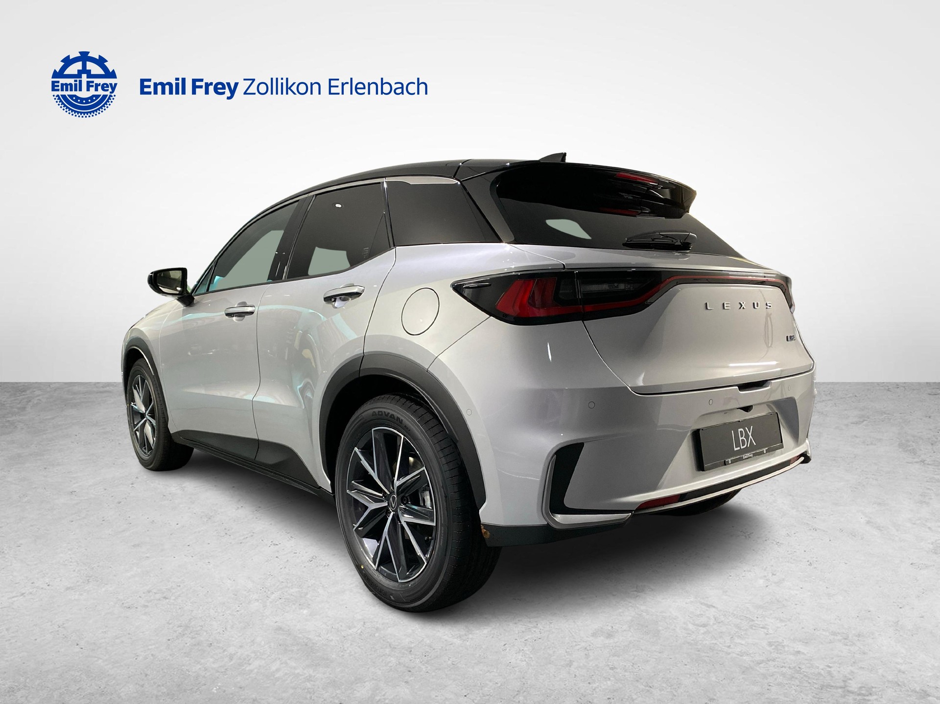LEXUS LBX 1.5 Hybrid Cool AWD-showroom-element-2