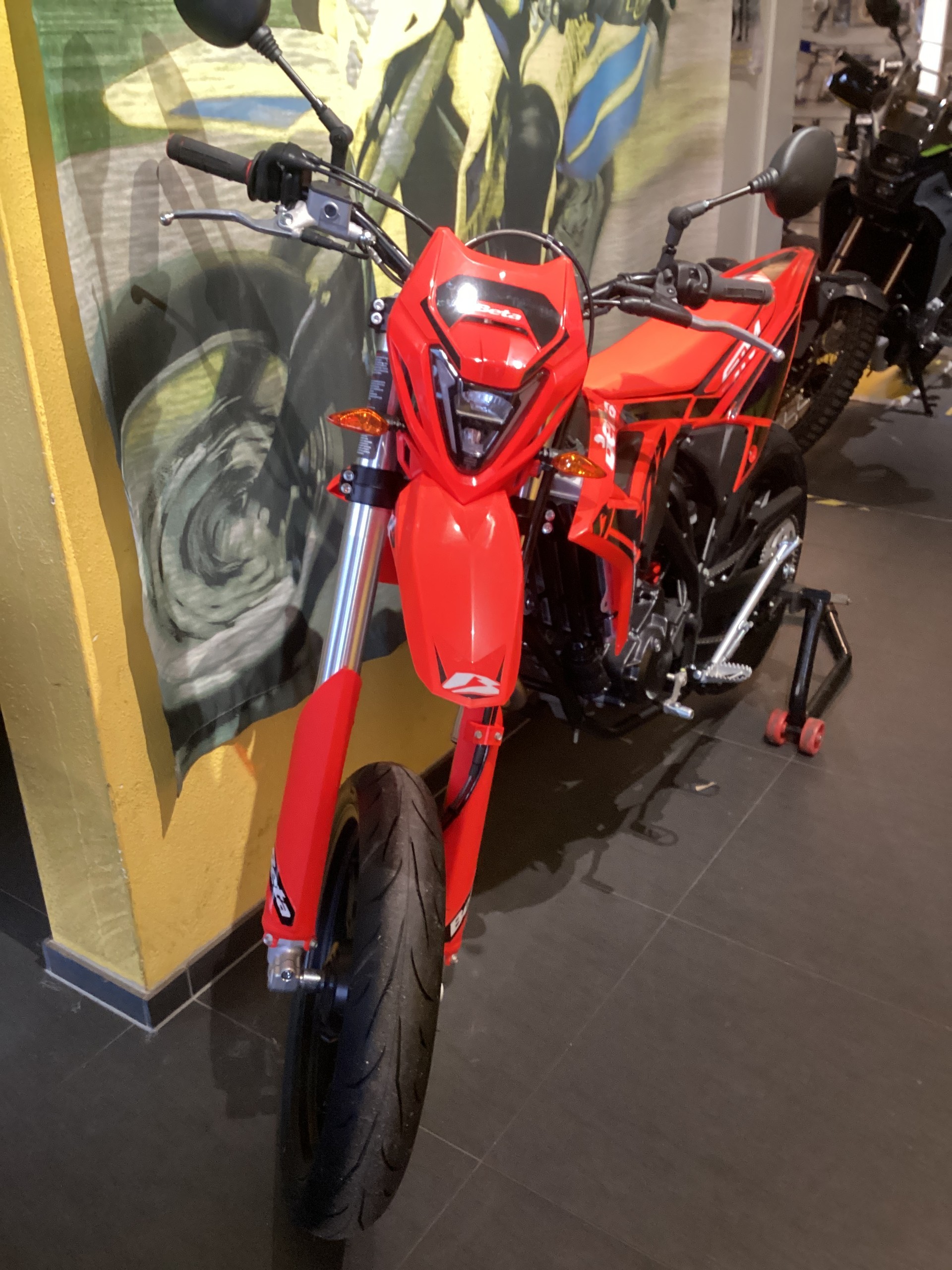 BETA 4T 125 T Motard-image-4