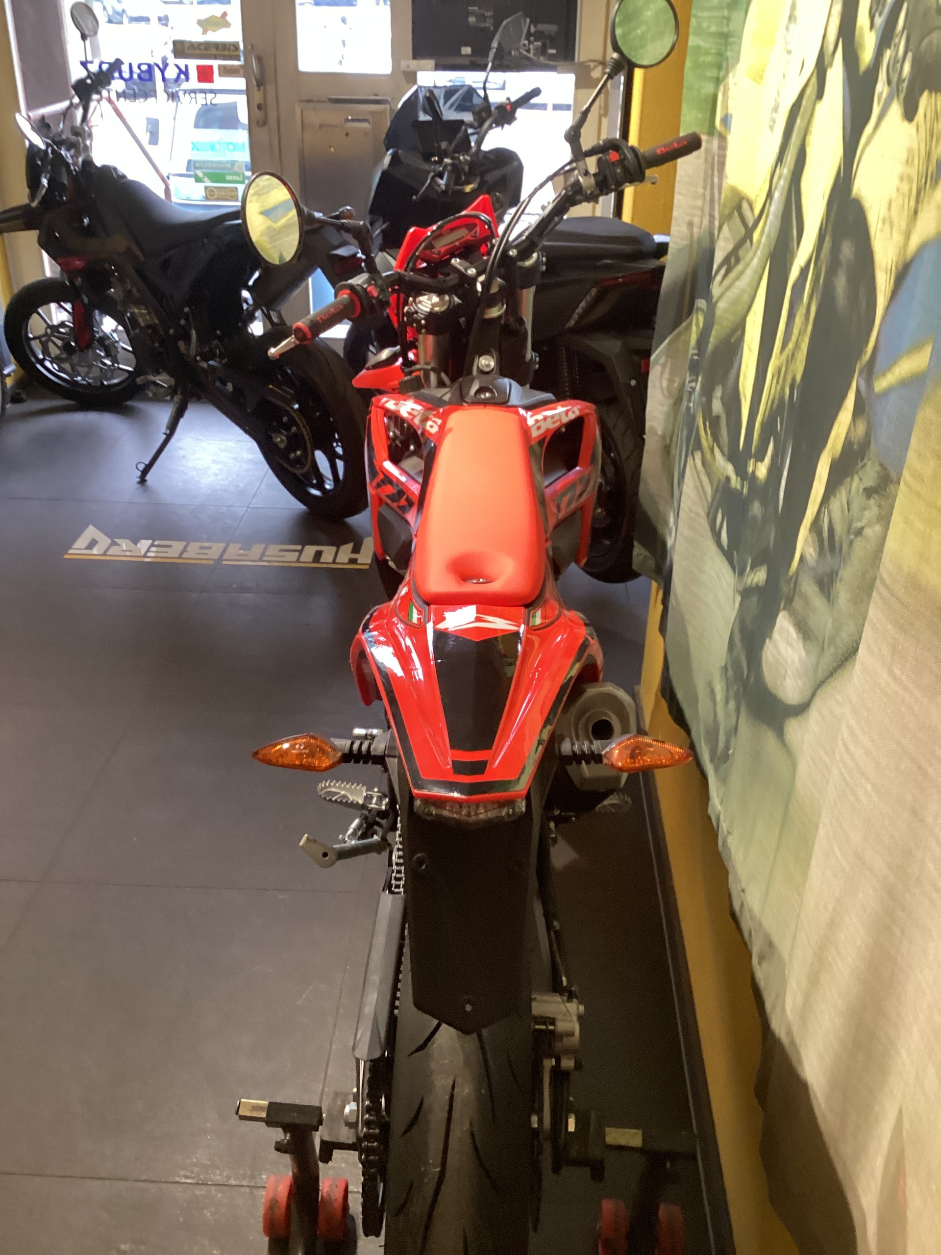 BETA 4T 125 T Motard-image-2