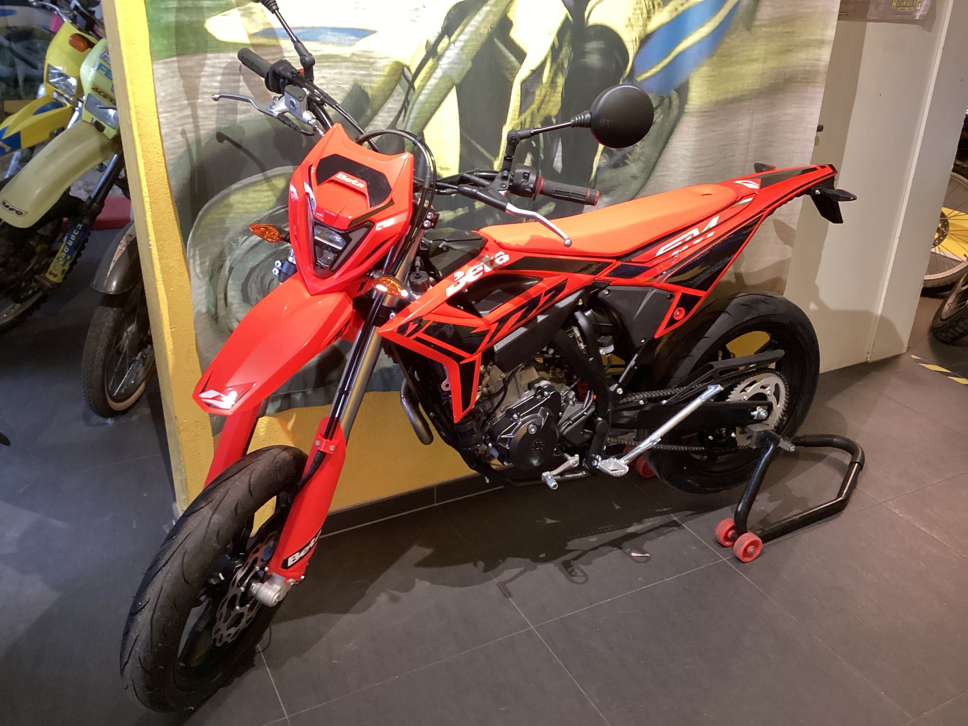 BETA 4T 125 T Motard-image-3