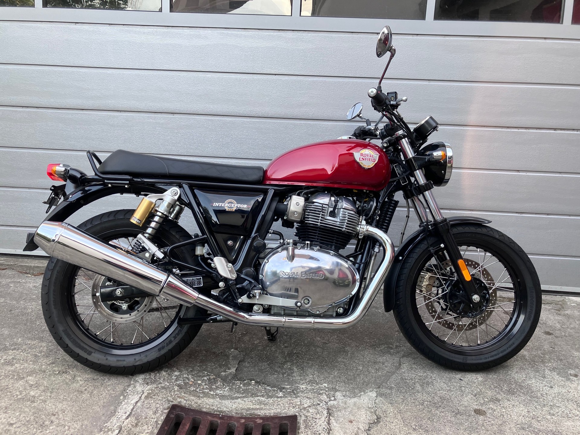 ROYAL ENFIELD Interceptor 650 Standard