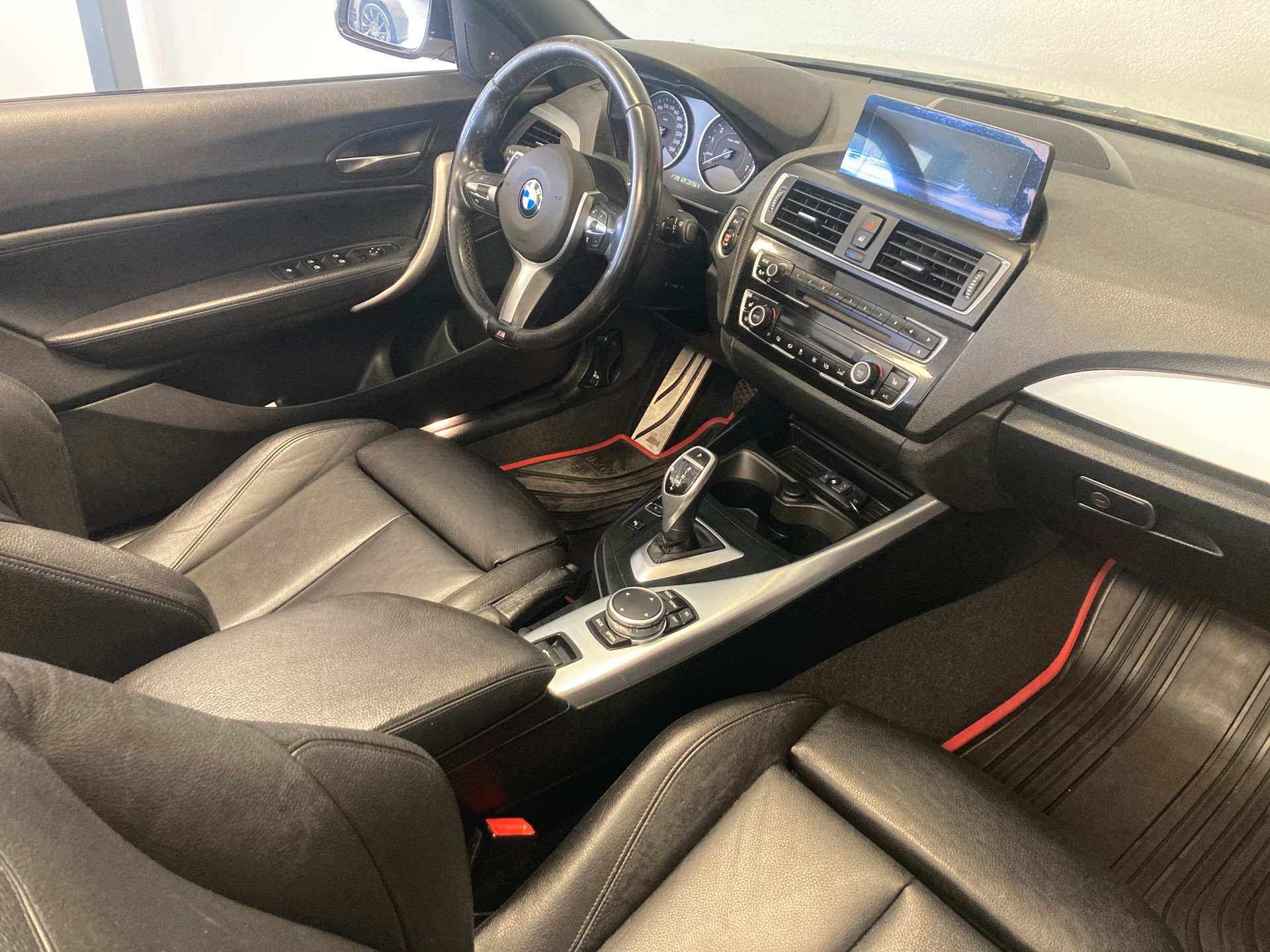 BMW M235i Steptronic-image-7
