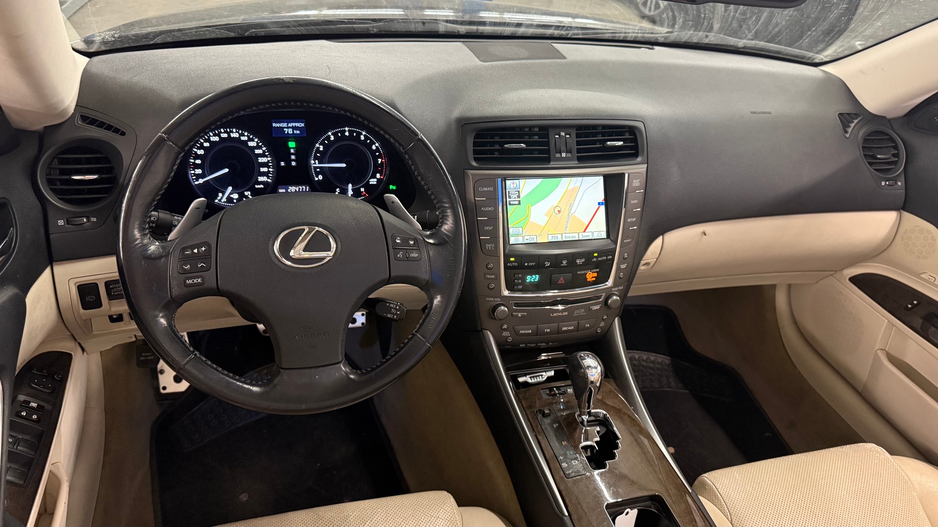 LEXUS IS 250C Executive Automatic-image-13