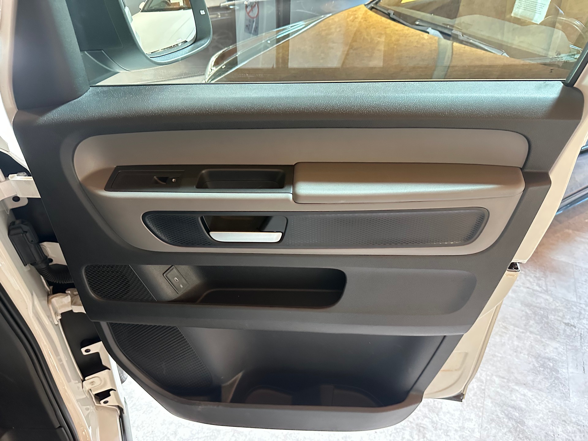 VW ID. Buzz Cargo-image-23