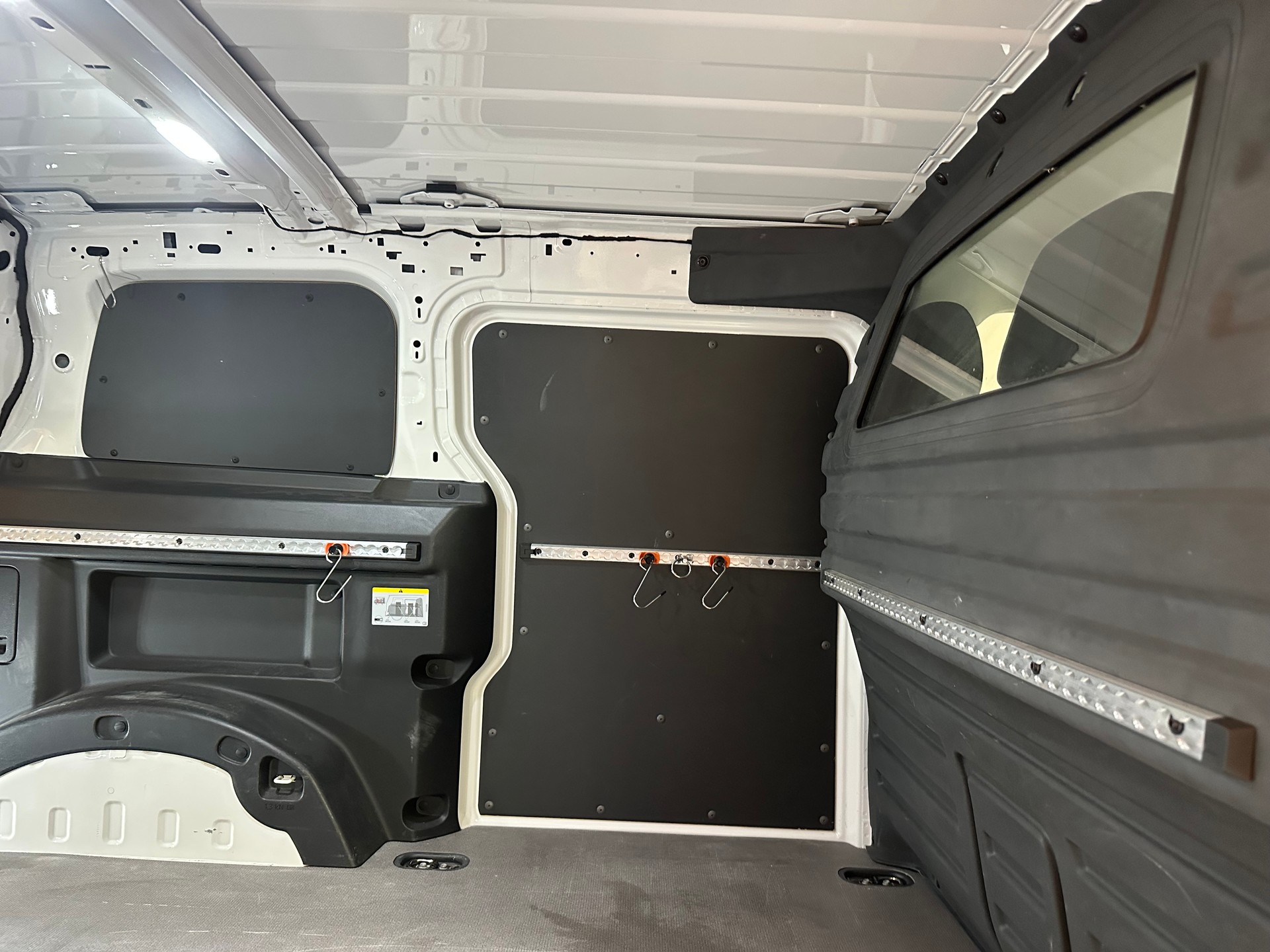 VW ID. Buzz Cargo-image-11