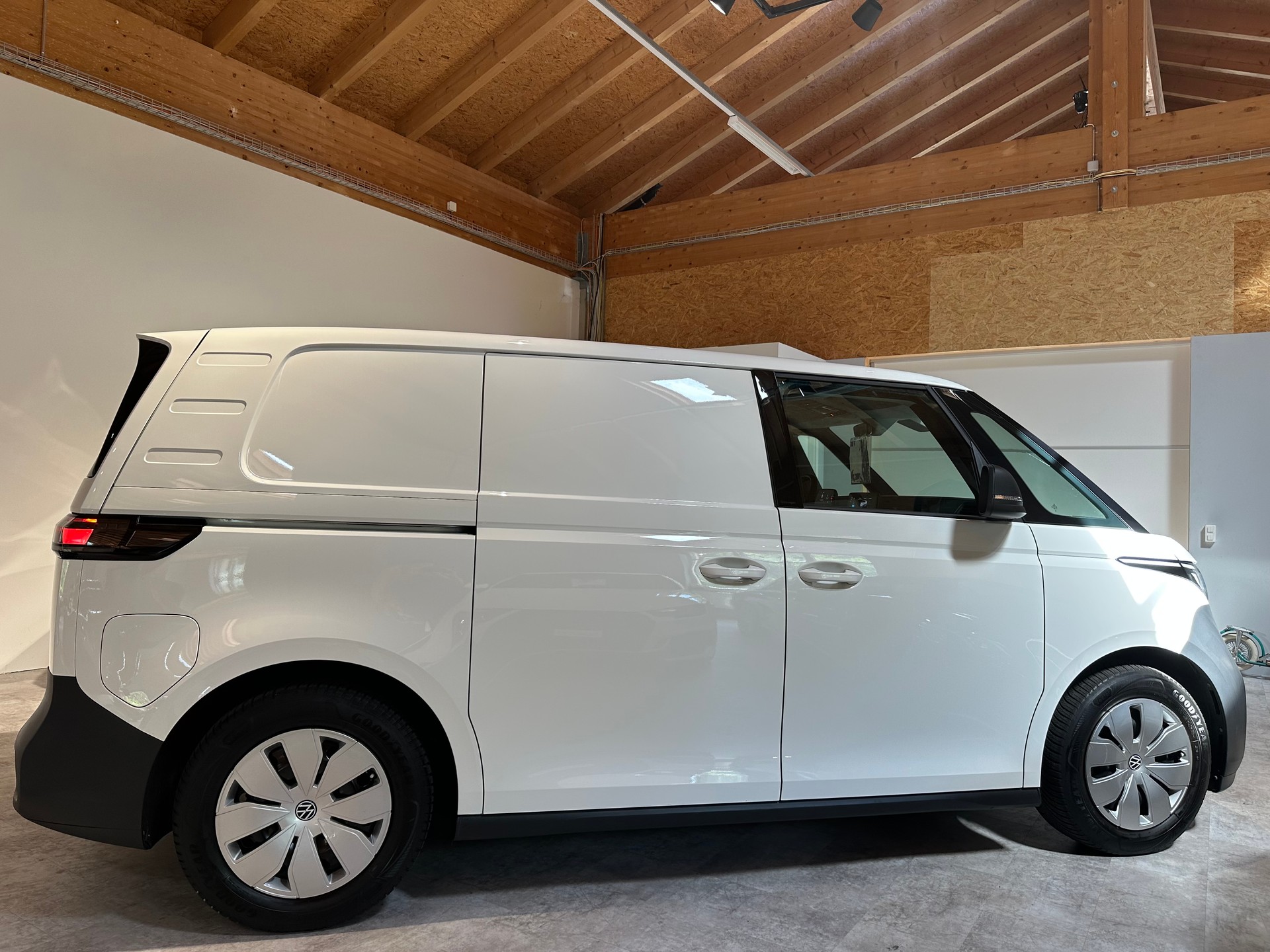 VW ID. Buzz Cargo-image-9