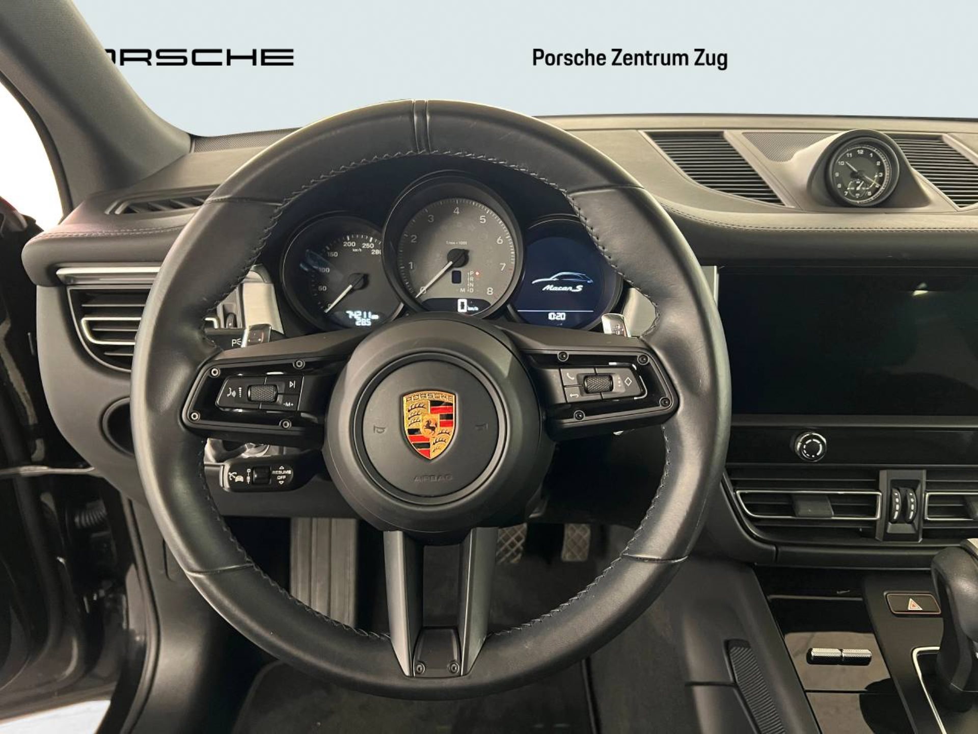 PORSCHE Macan S-image-15