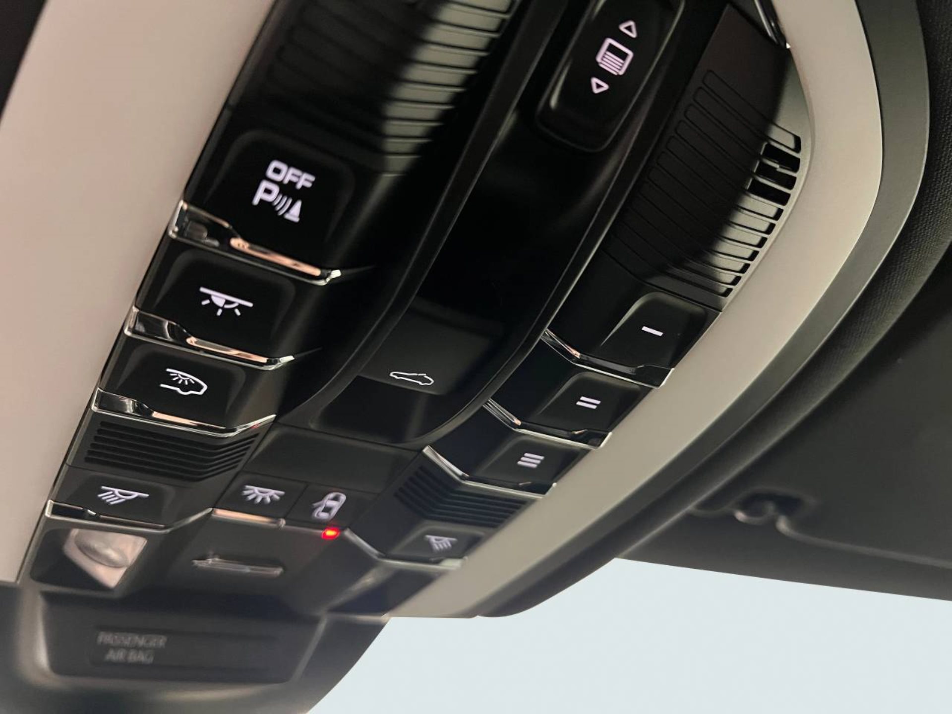PORSCHE Macan S-image-26