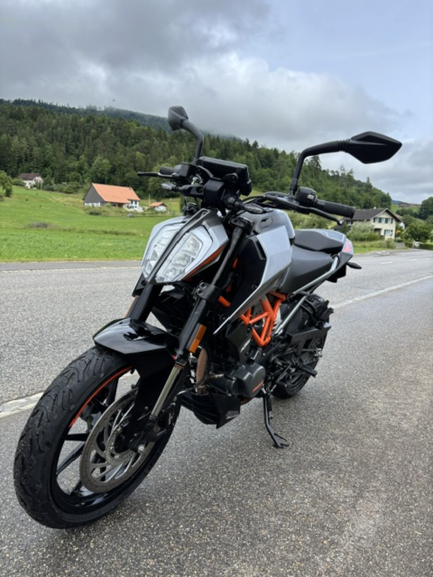 KTM 125 Duke-image-2