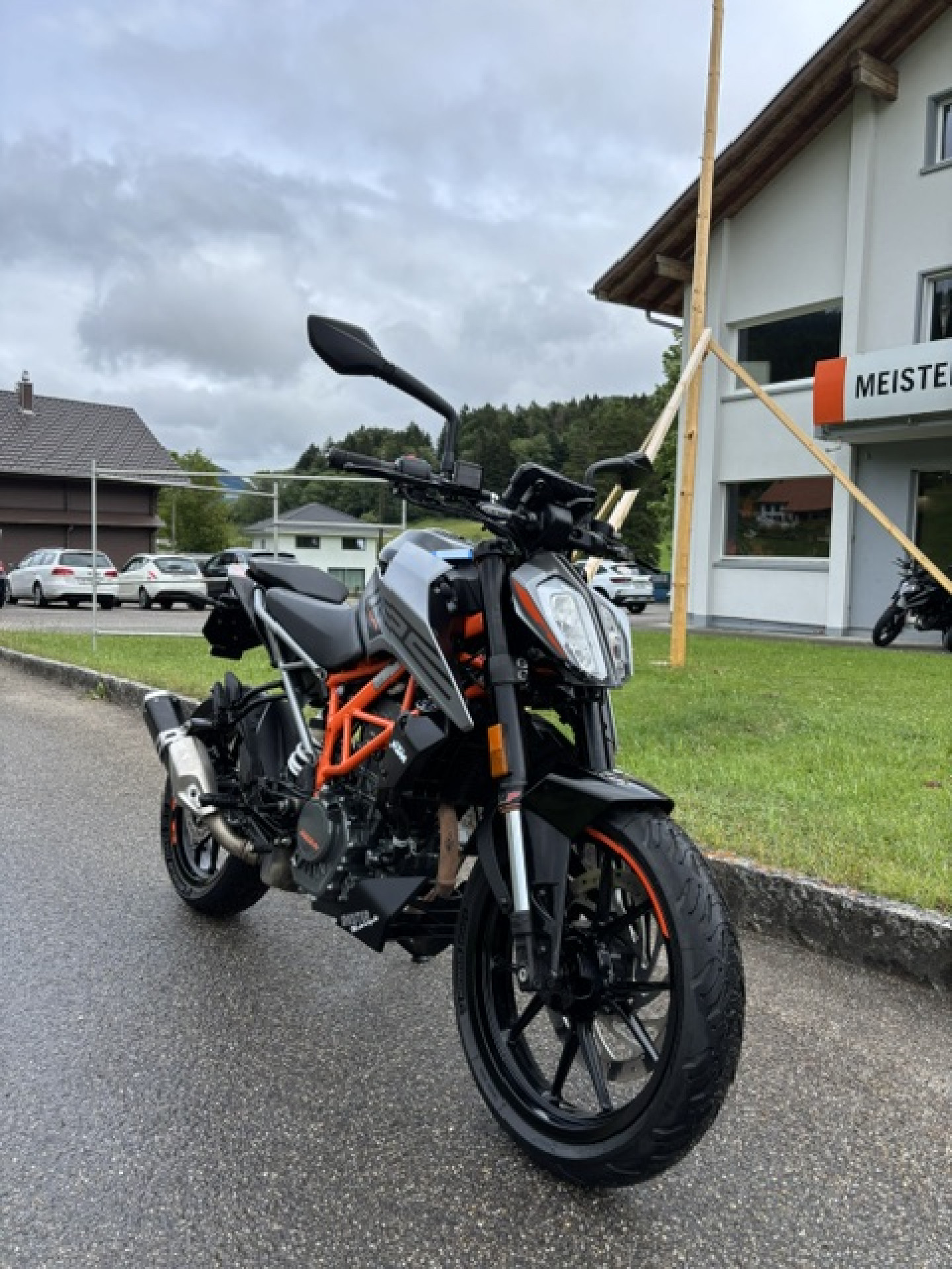 KTM 125 Duke-image-3