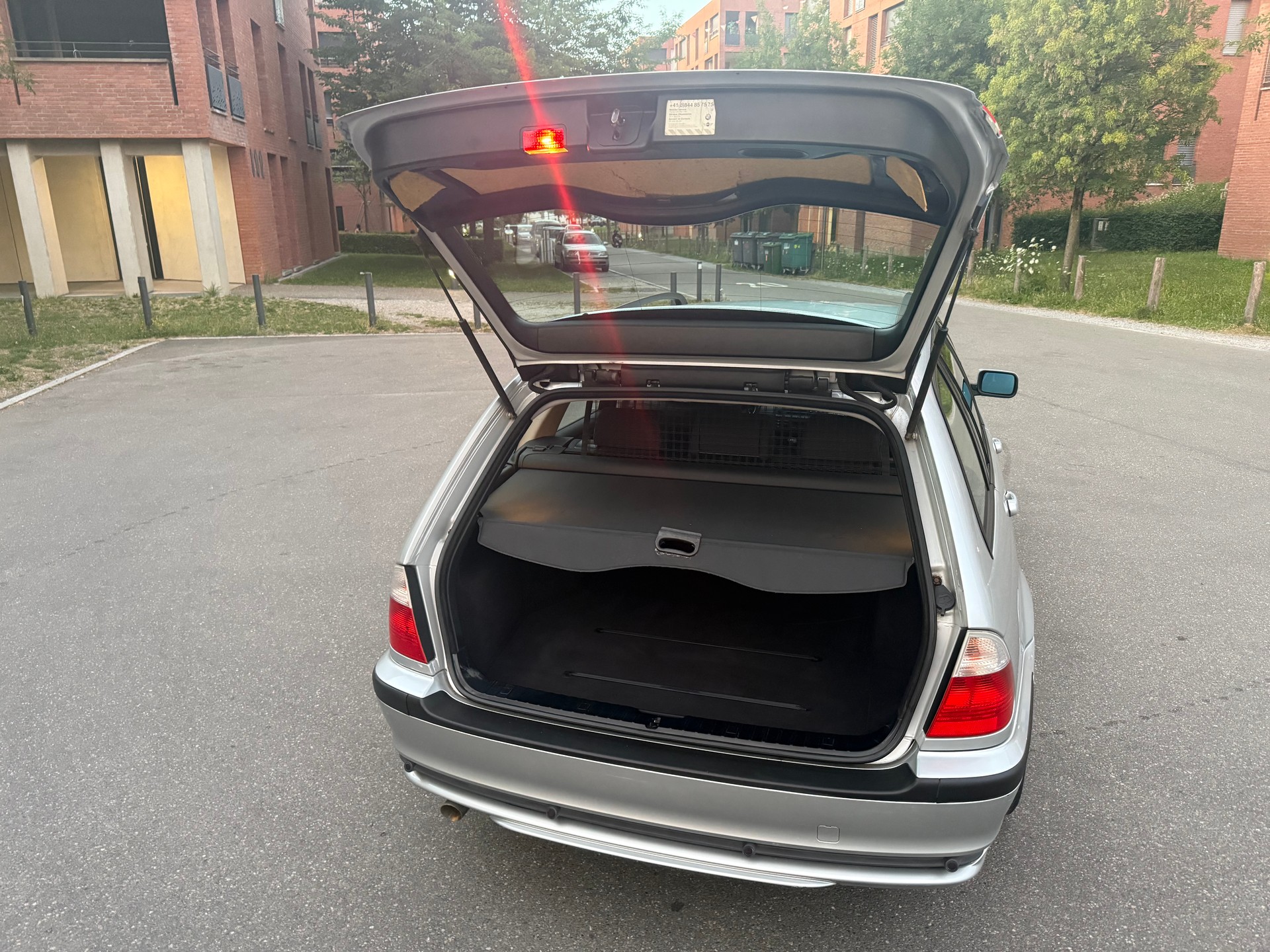 BMW 318i Touring-image-22