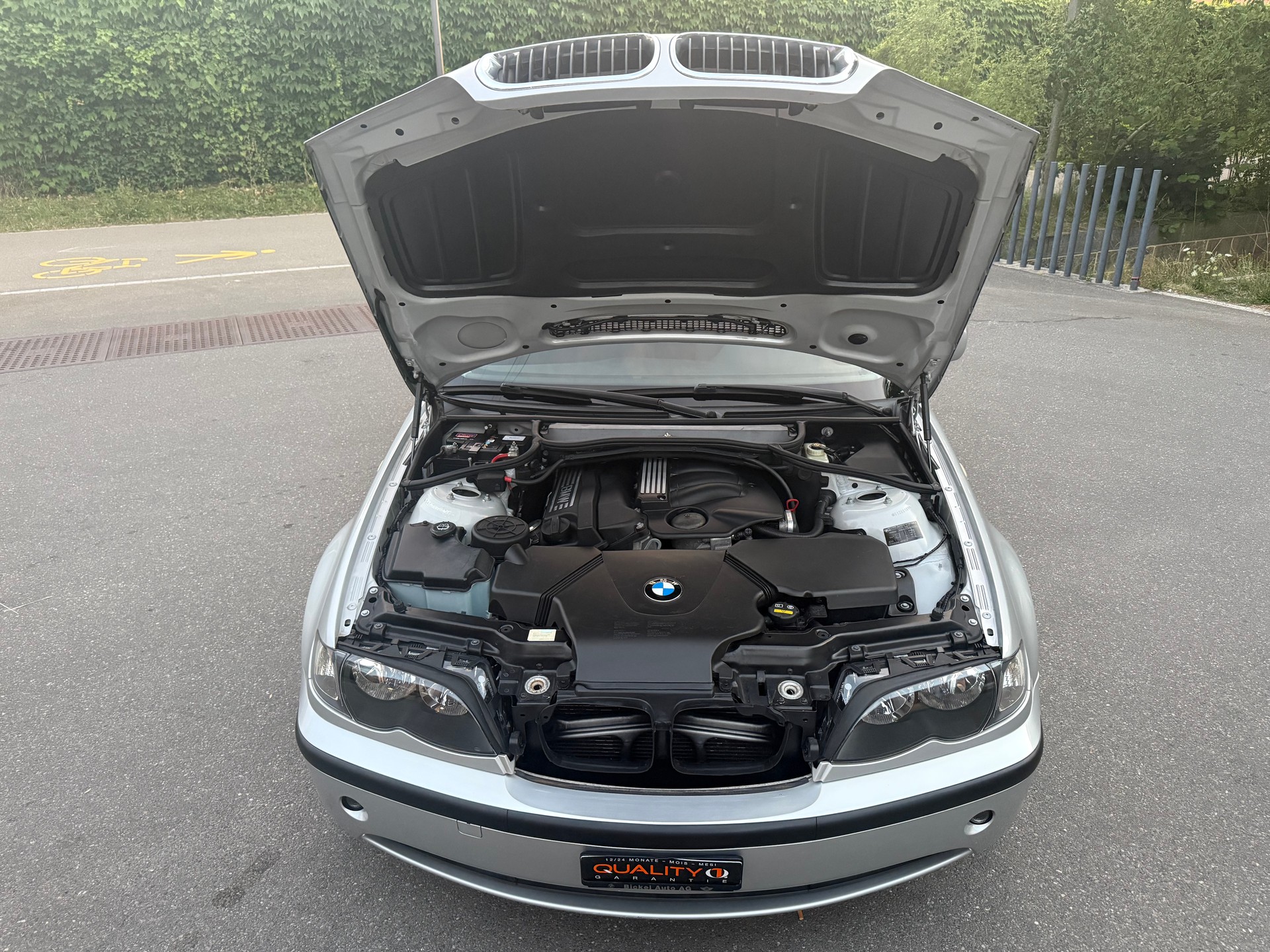 BMW 318i Touring-image-24