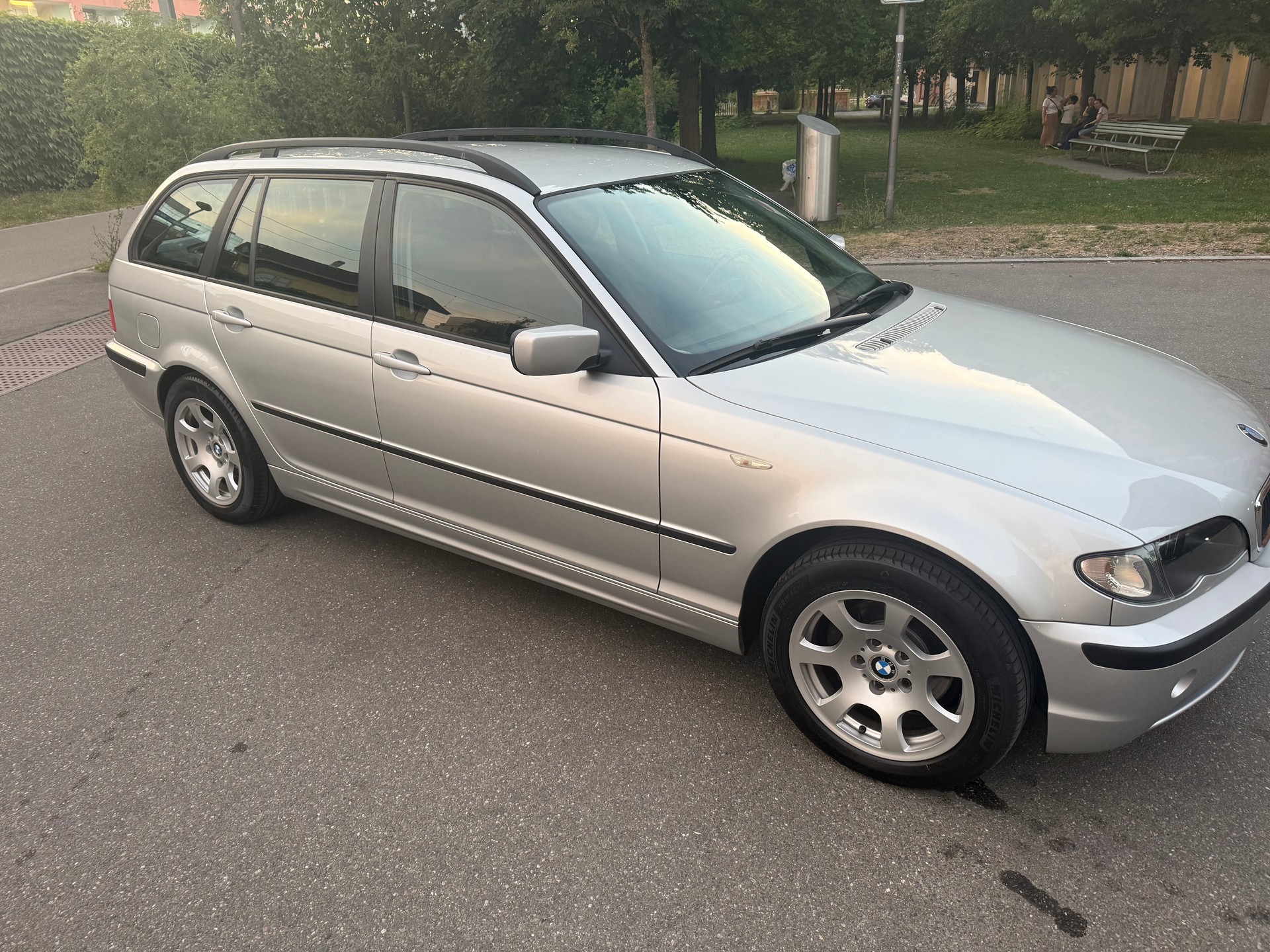 BMW 318i Touring-image-5