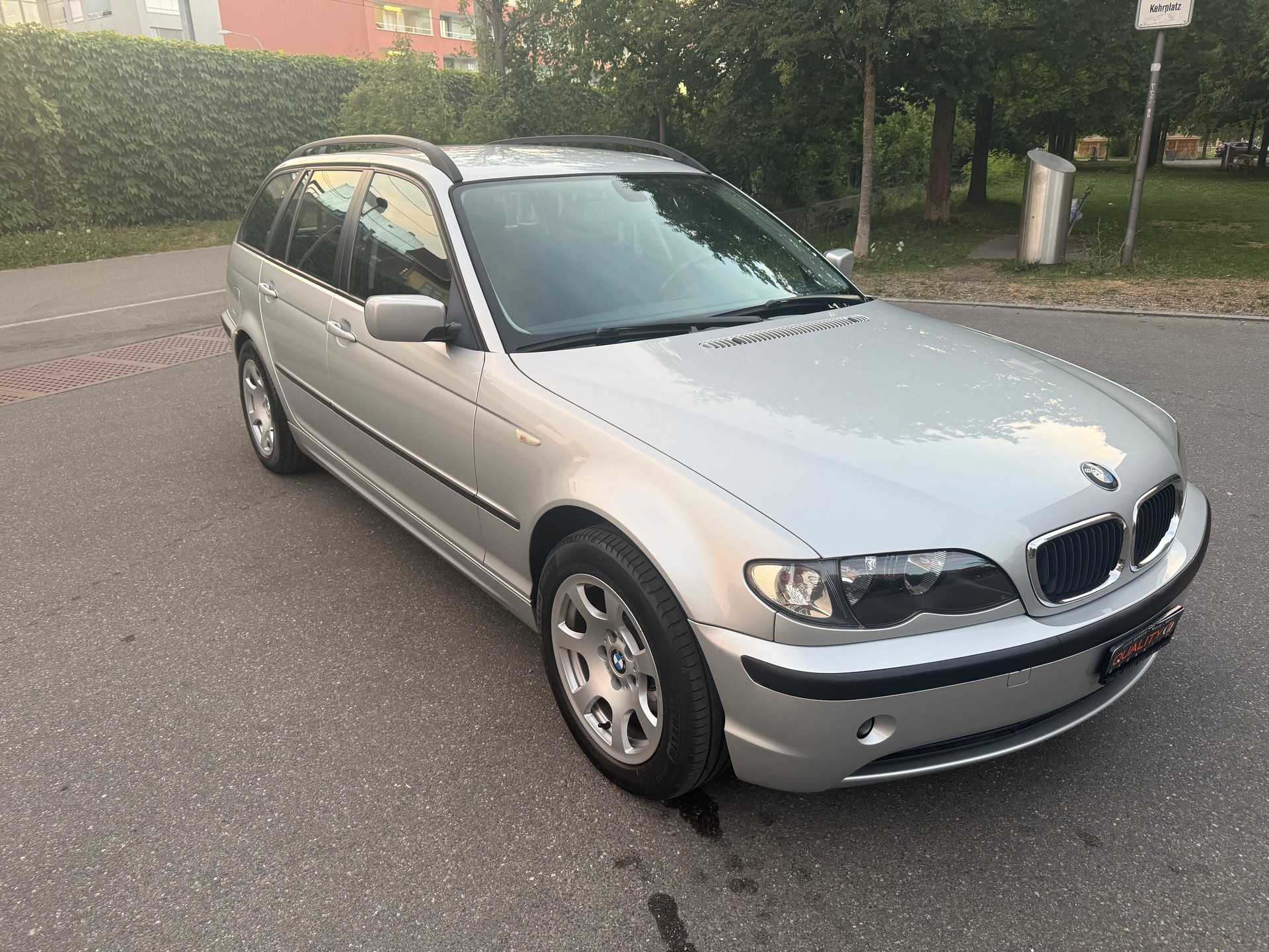 BMW 318i Touring-image-4