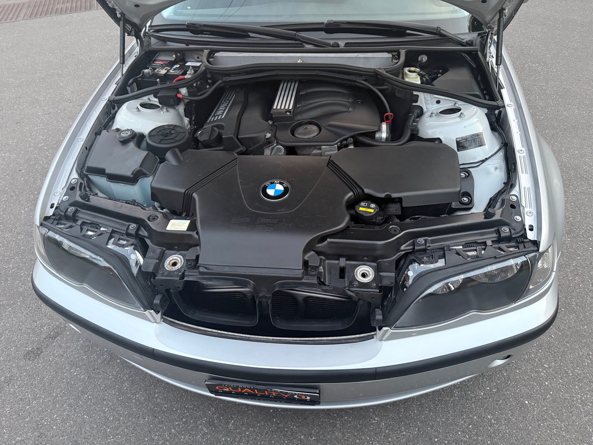 BMW 318i Touring-image-25