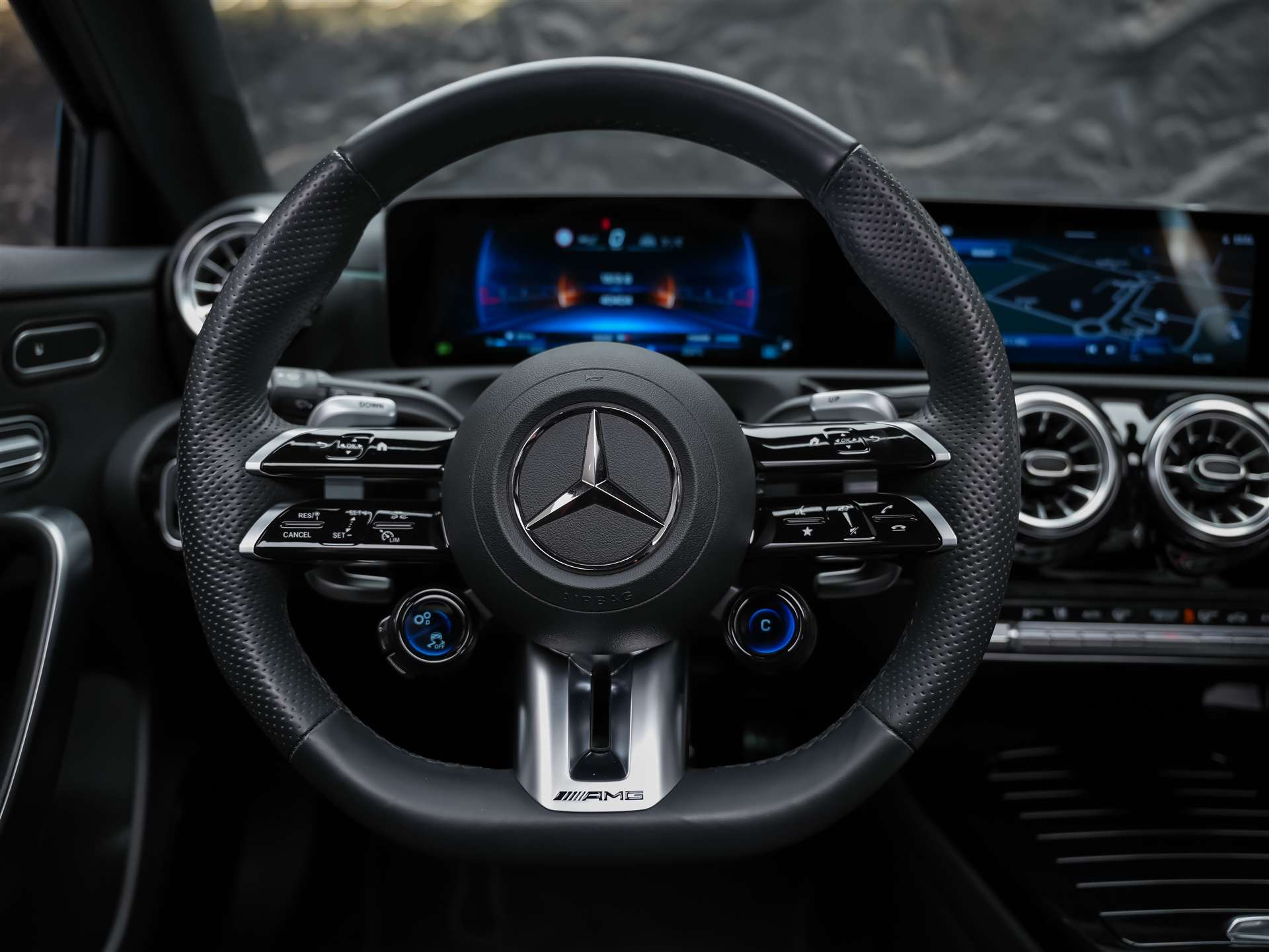 MERCEDES-BENZ A35 AMG 4Matic 8G-DCT *Facelift*Panorama*Schalensitze*360° Kamera*-image-27