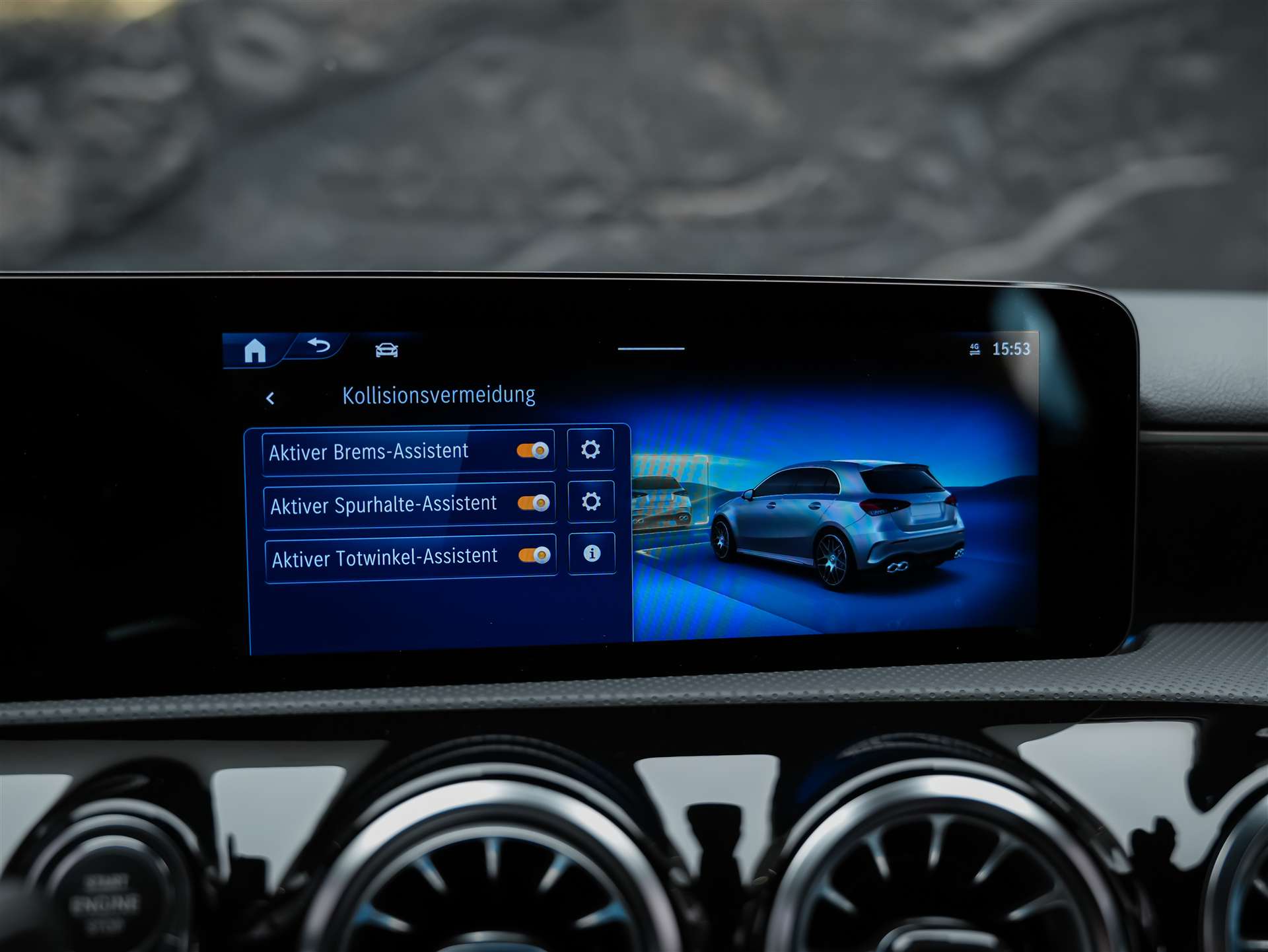 MERCEDES-BENZ A35 AMG 4Matic 8G-DCT *Facelift*Panorama*Schalensitze*360° Kamera*-image-38