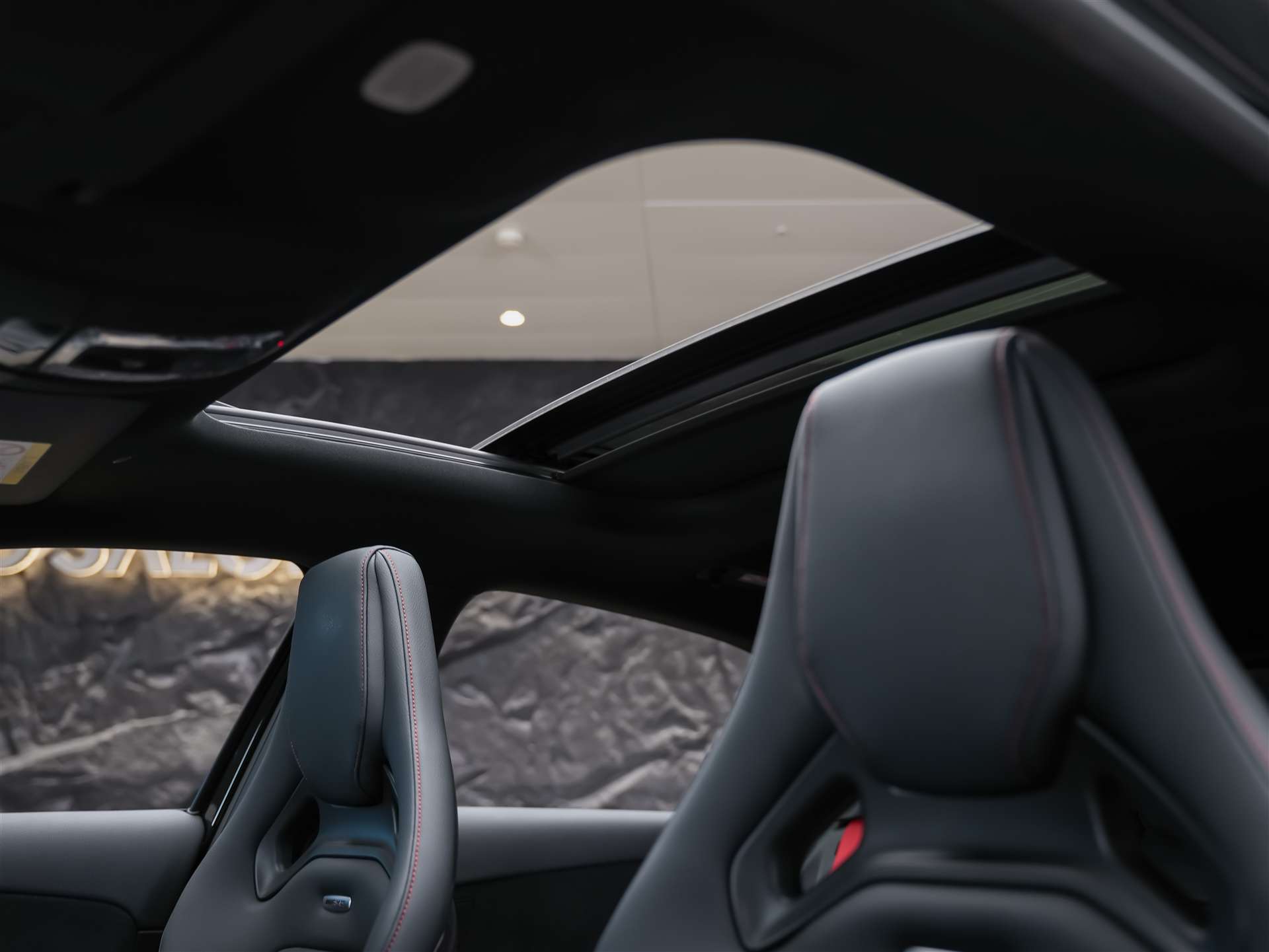 MERCEDES-BENZ A35 AMG 4Matic 8G-DCT *Facelift*Panorama*Schalensitze*360° Kamera*-image-11