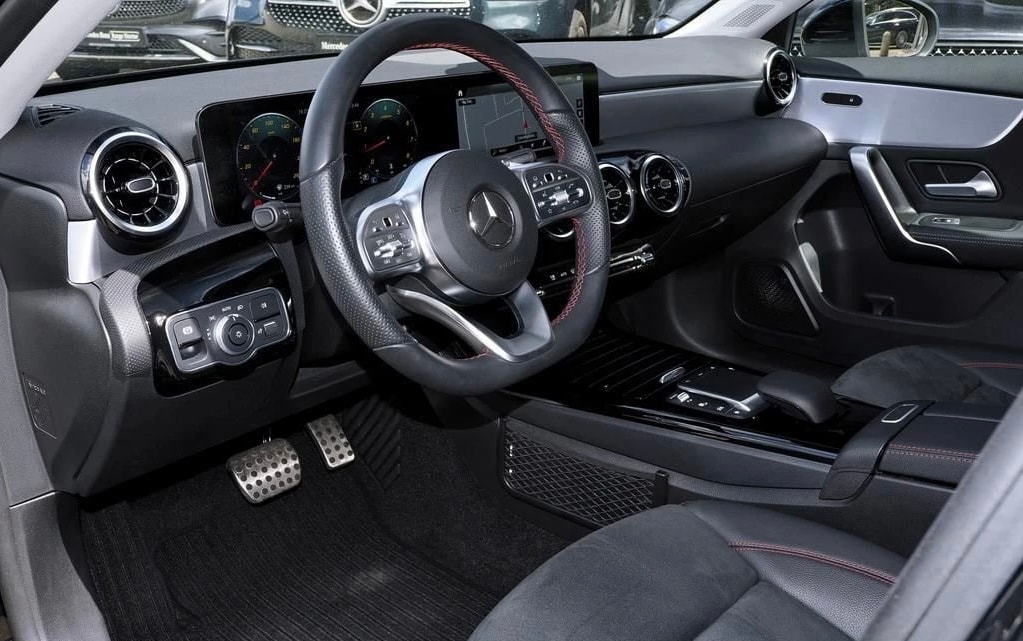 MERCEDES-BENZ A 200 AMG Line-image-4