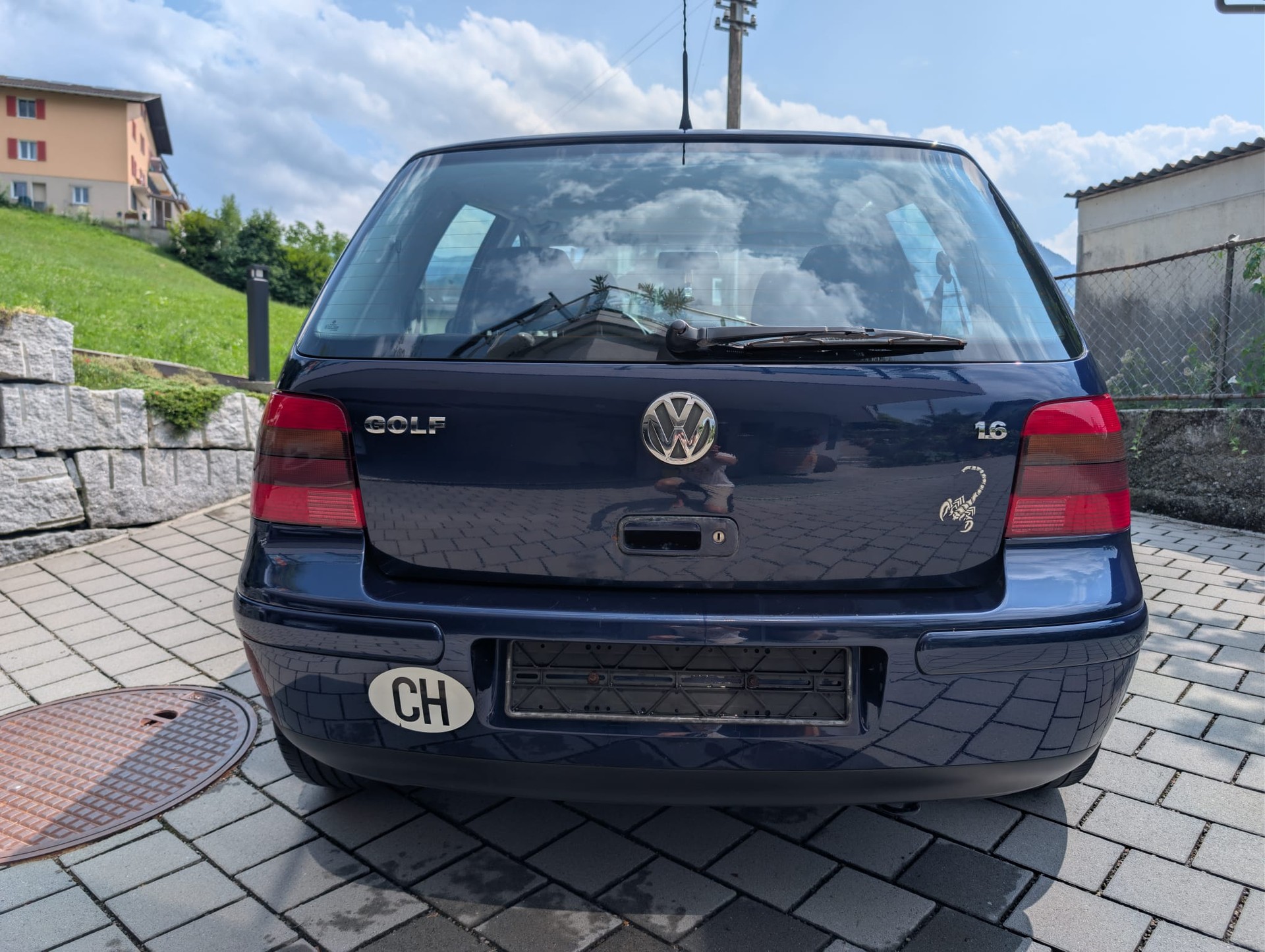 VW 1.6 Pacific-image-2