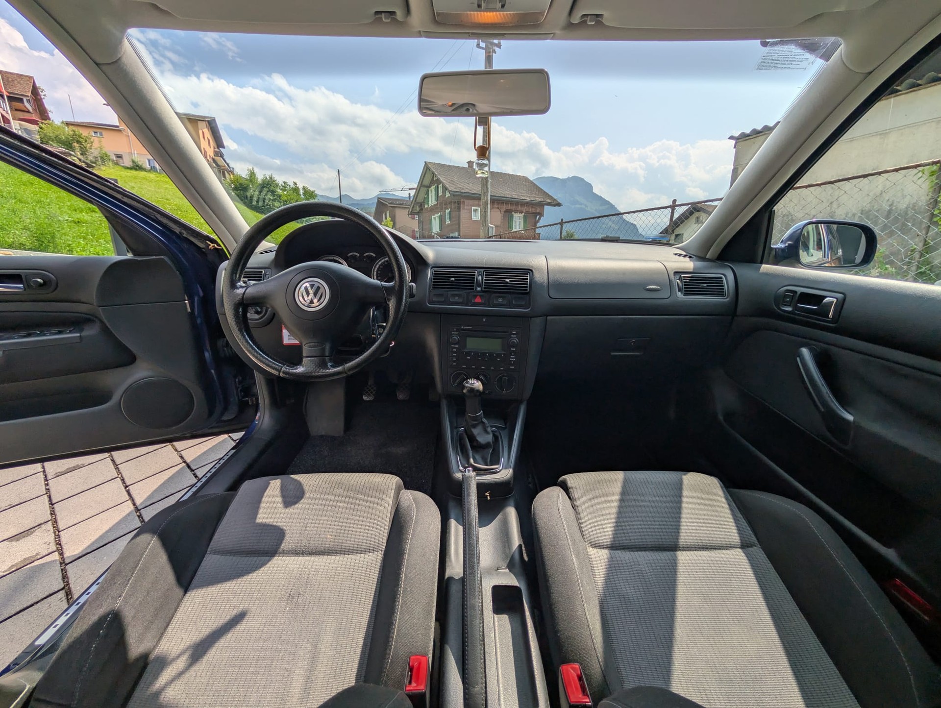 VW 1.6 Pacific-image-4