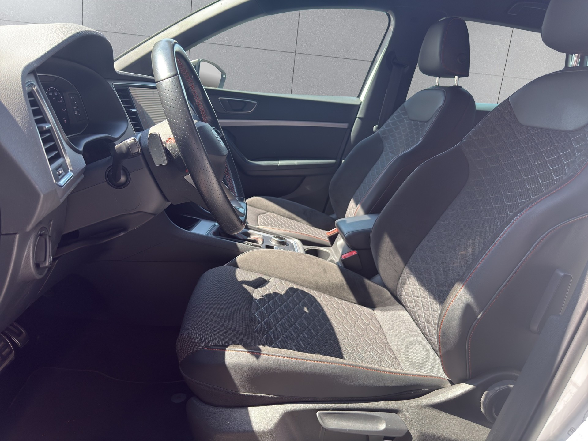 SEAT Ateca 2.0 TSI Hola FR 4Drive DSG-image-10